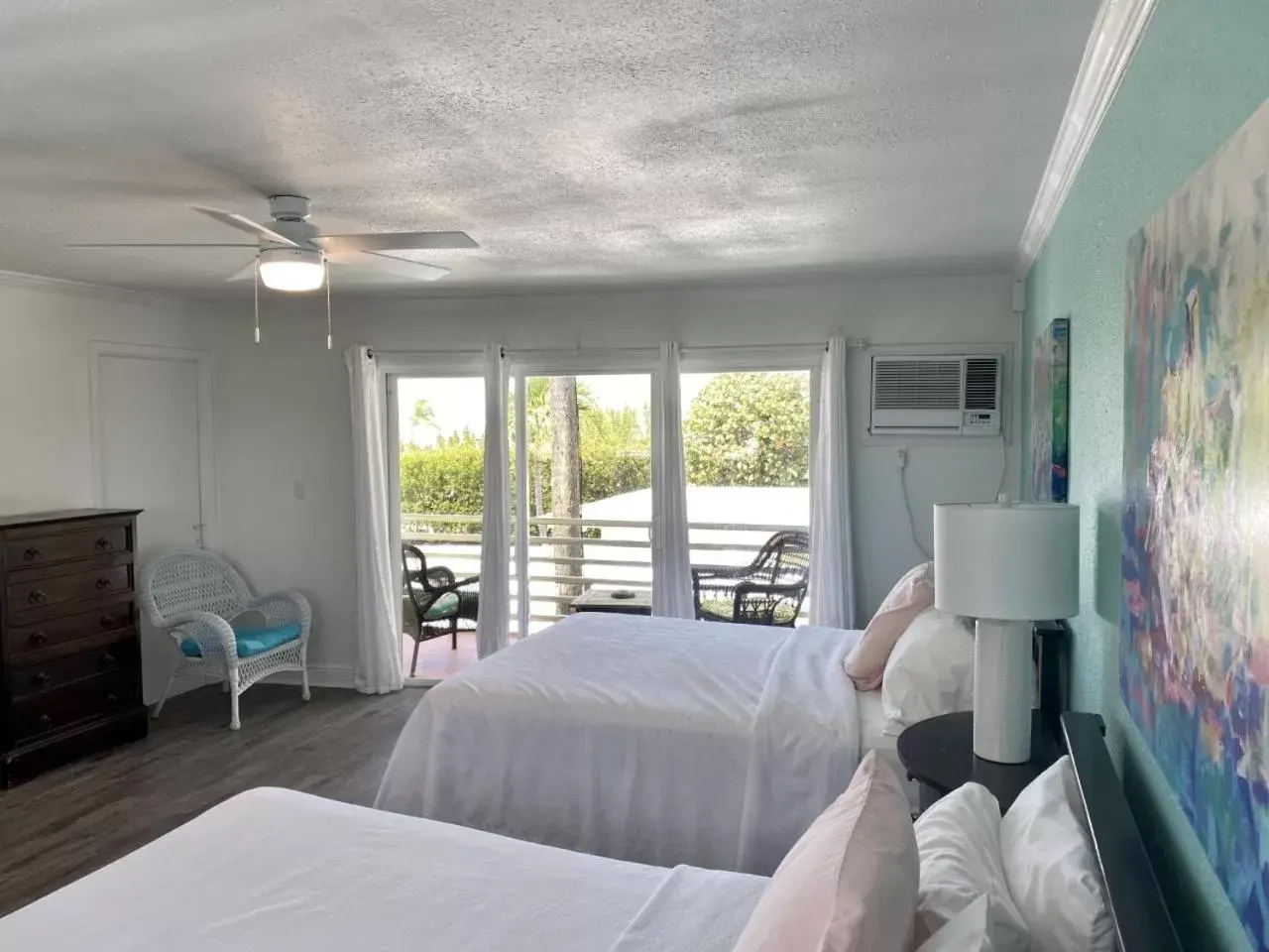 Photo of the whole room, Bed in Drop Anchor Resort & Marina