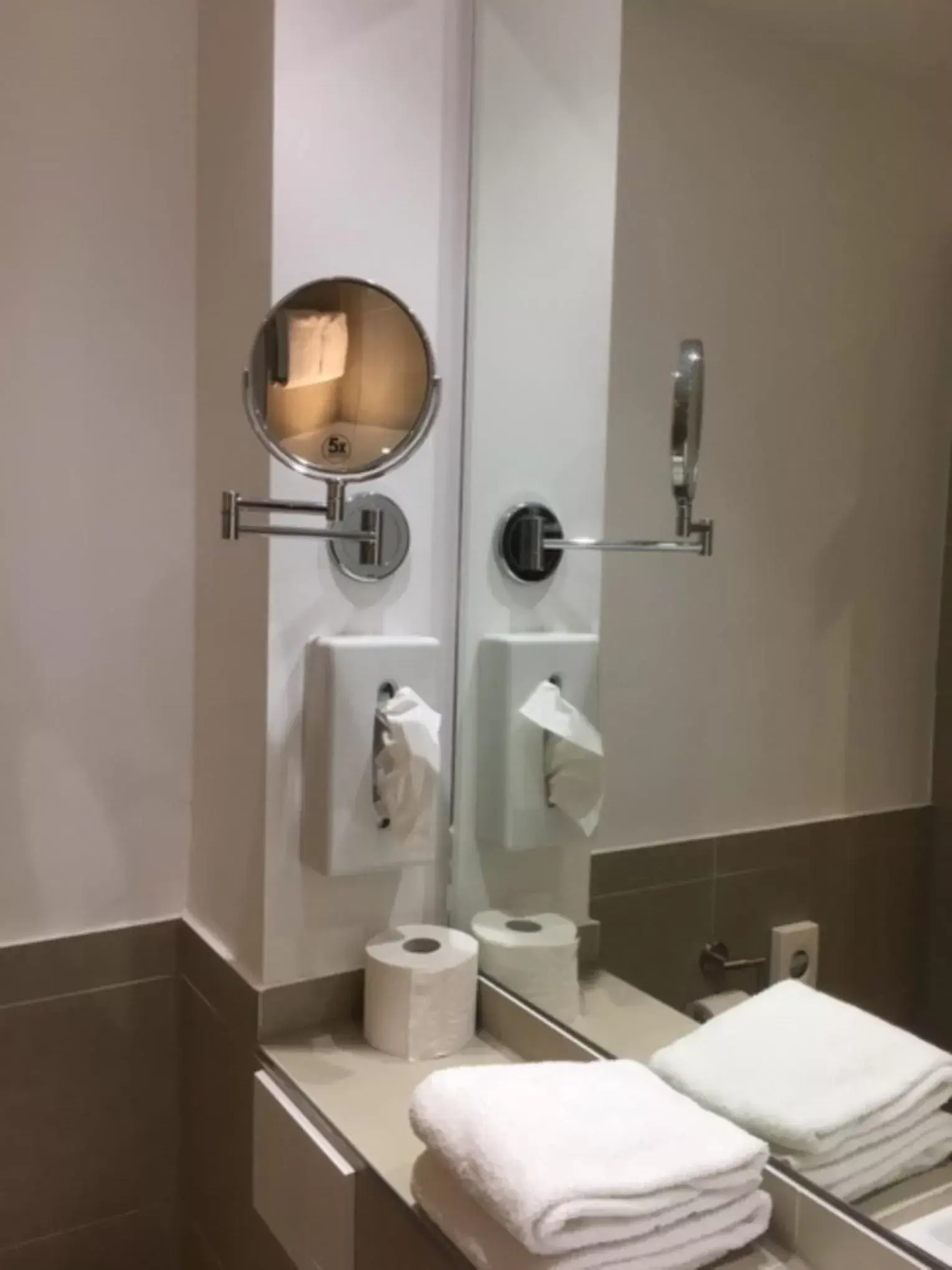 Deluxe Double Room in SleepySleepy Hotel Dillingen Deluxe Double Room in SleepySleepy Hotel Dillingen