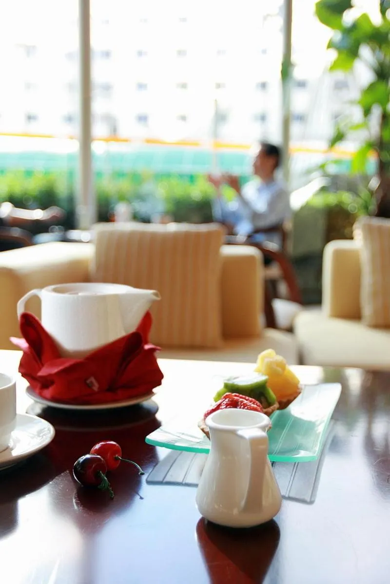 Super House International