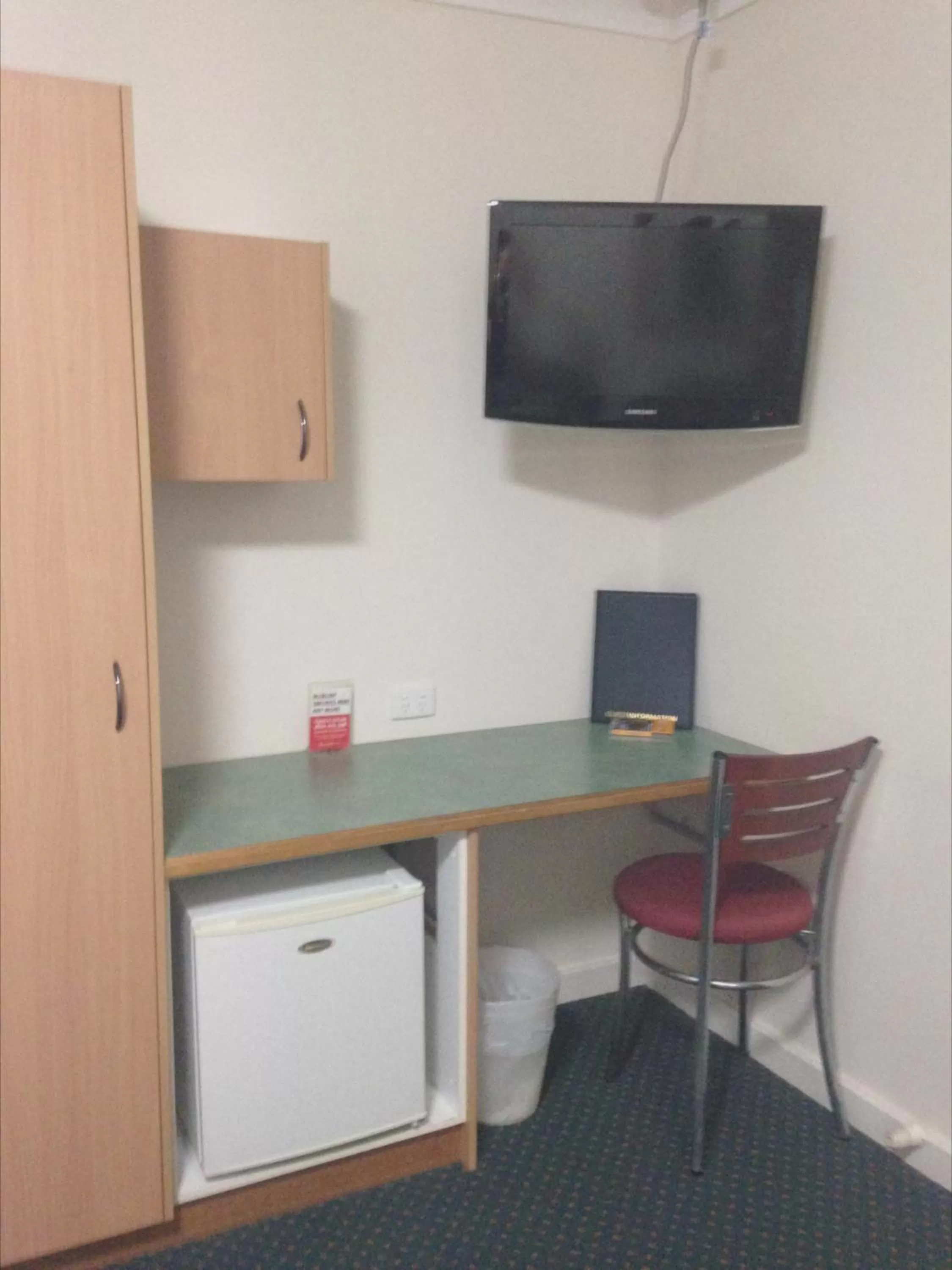 Standard Double Room with Private Bathroom in O'Shea's Royal Hotel