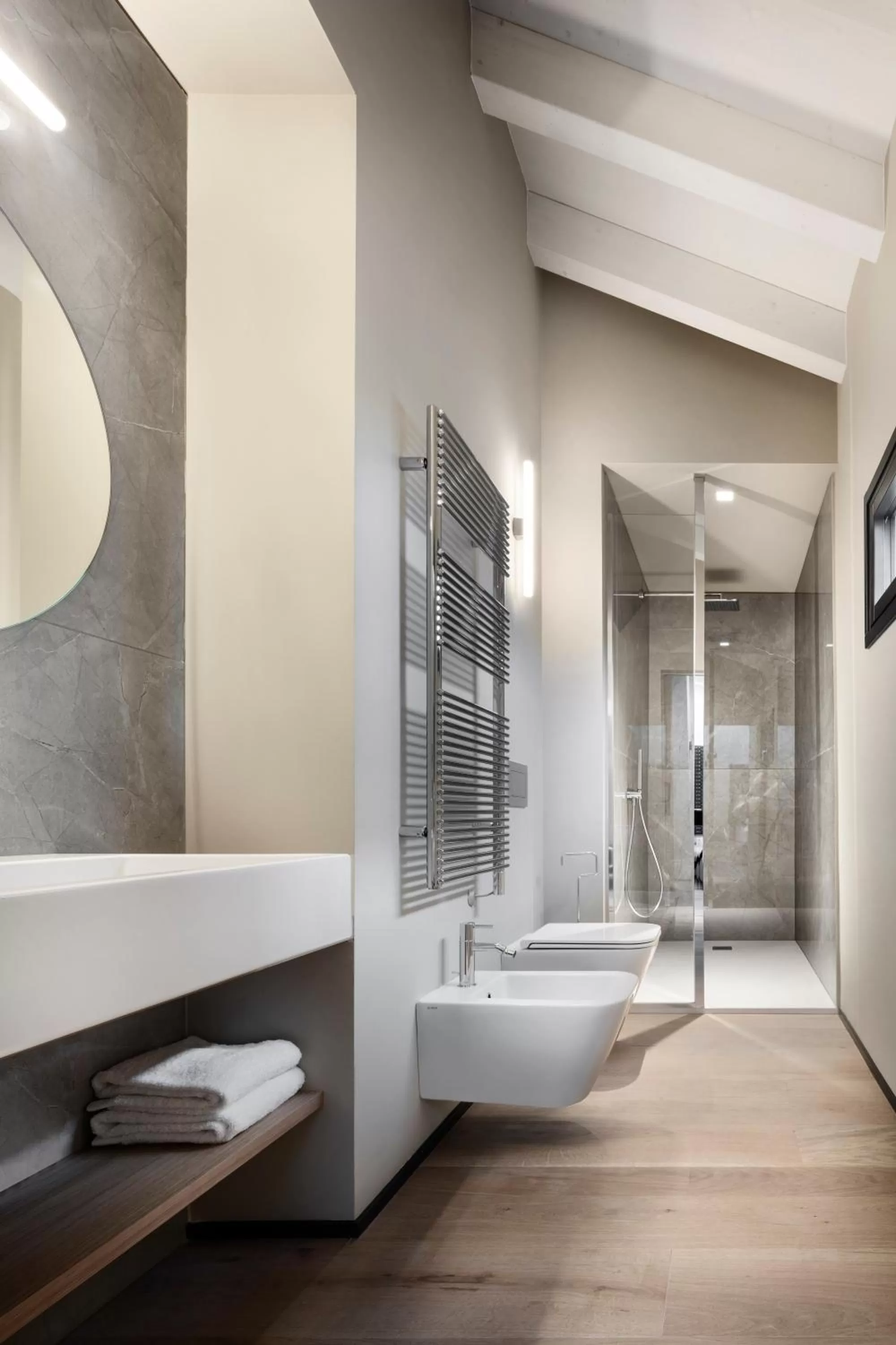 Shower in Speronari Suites