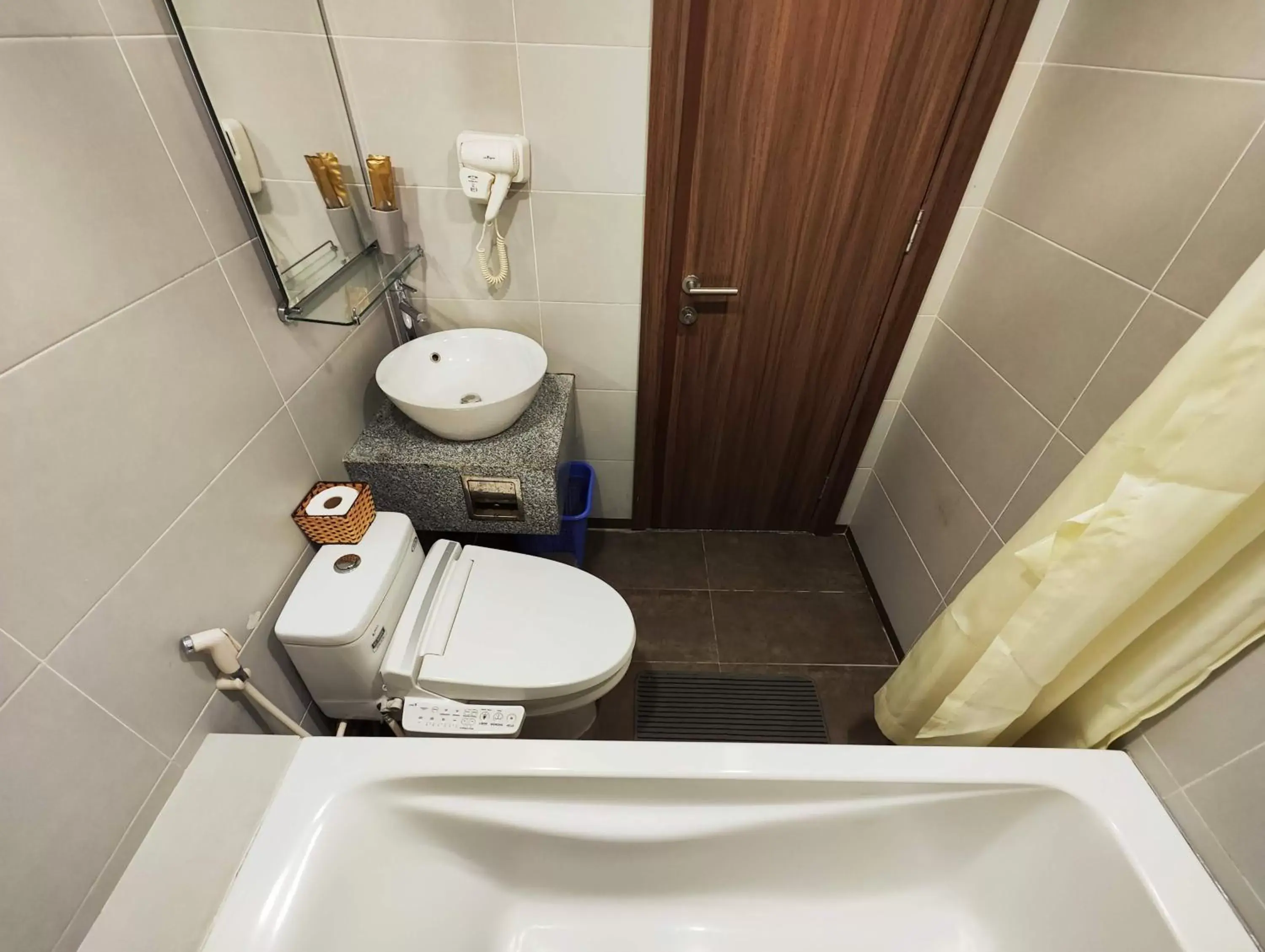 Studio Apartment with Window - single occupancy in Zody House Studio Apartment with Window - single occupancy in Zody House