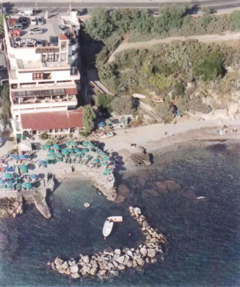 Facade/entrance, Bird's-eye View in Hotel Esperia