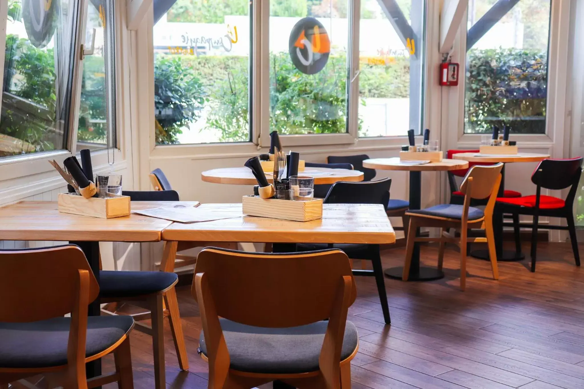 Restaurant/Places to Eat in ibis Nogent Sur Marne