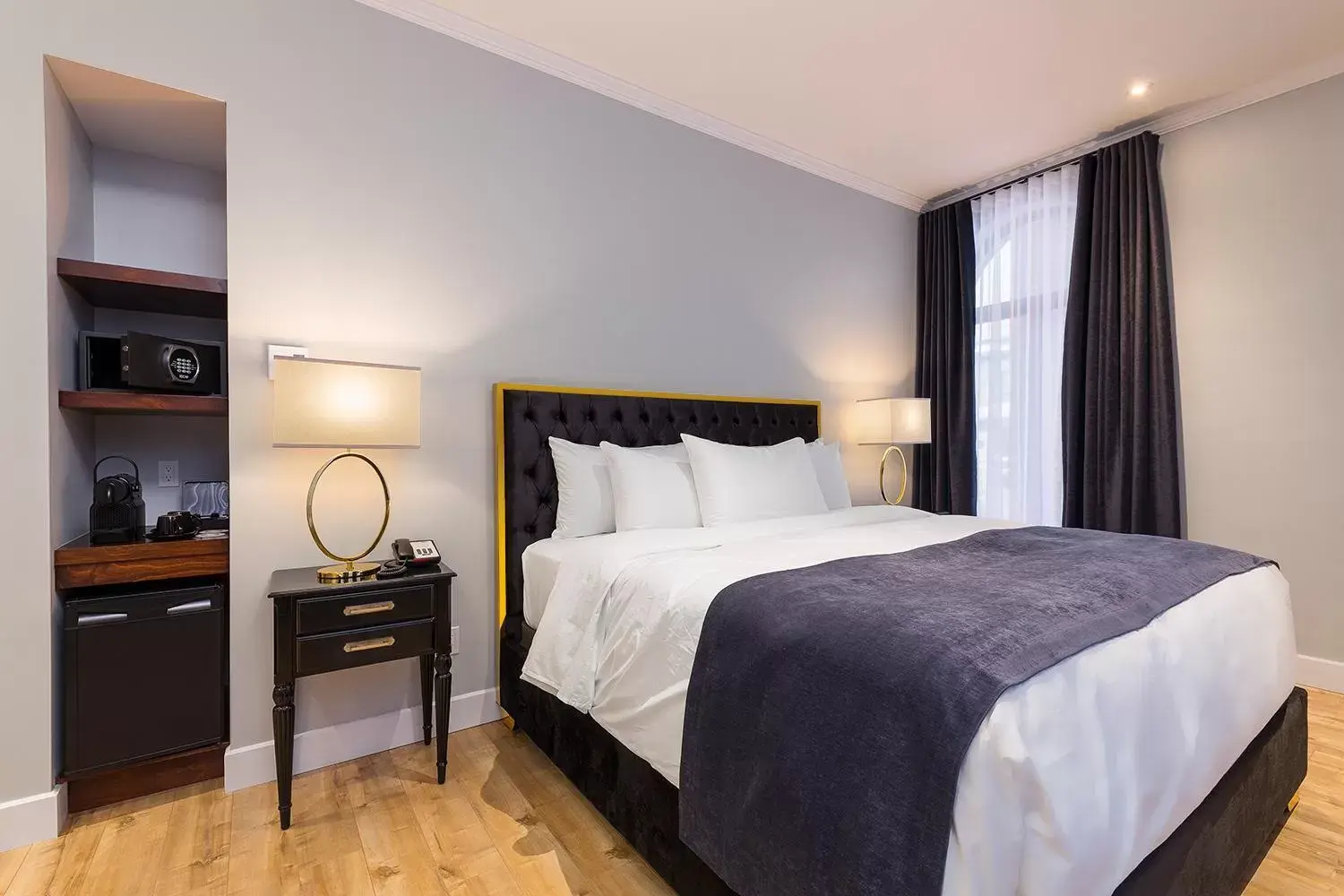 King Suite in Maison Otis King Suite in Maison Otis