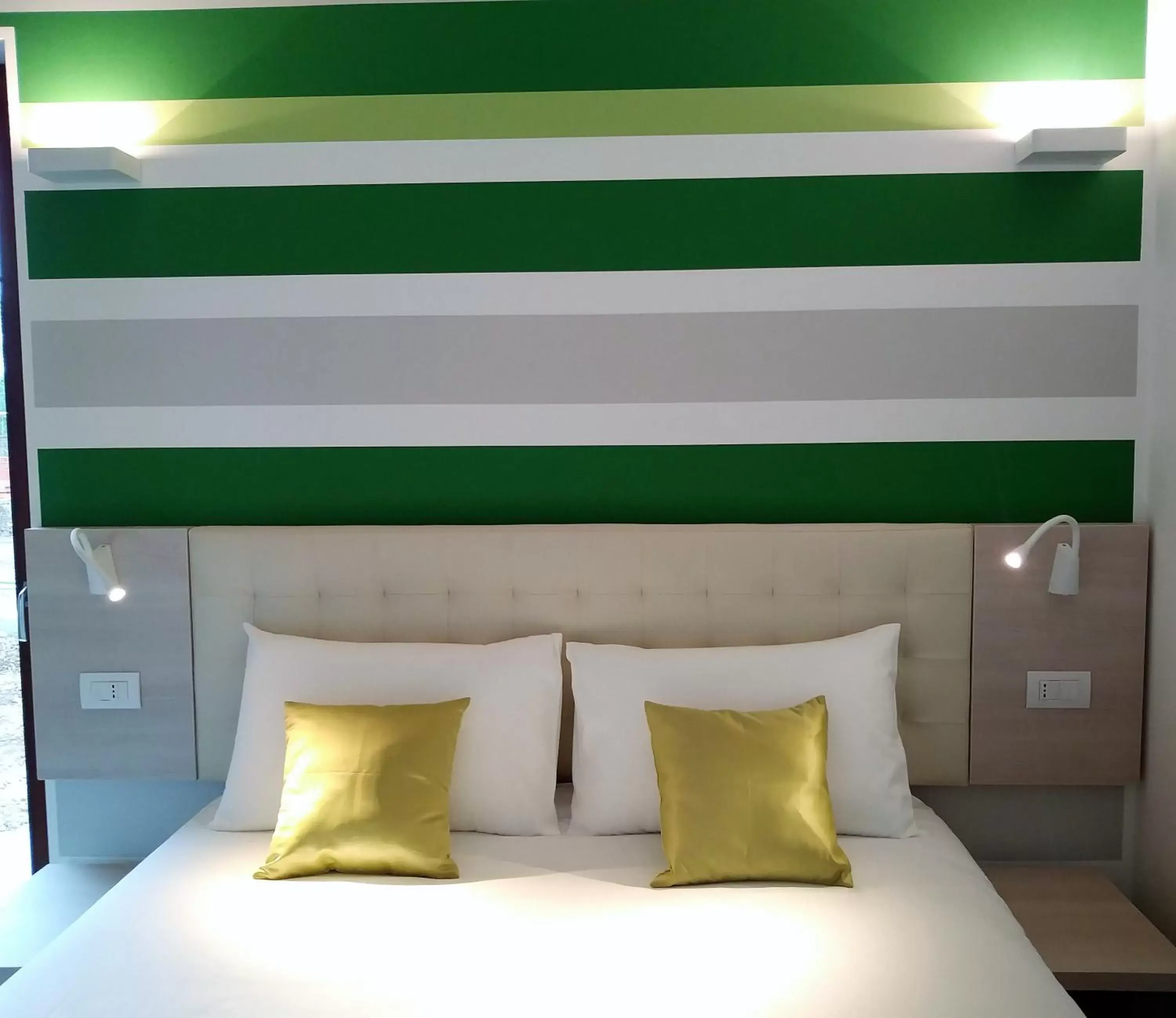 Bedroom, Bed in Stella del Garda