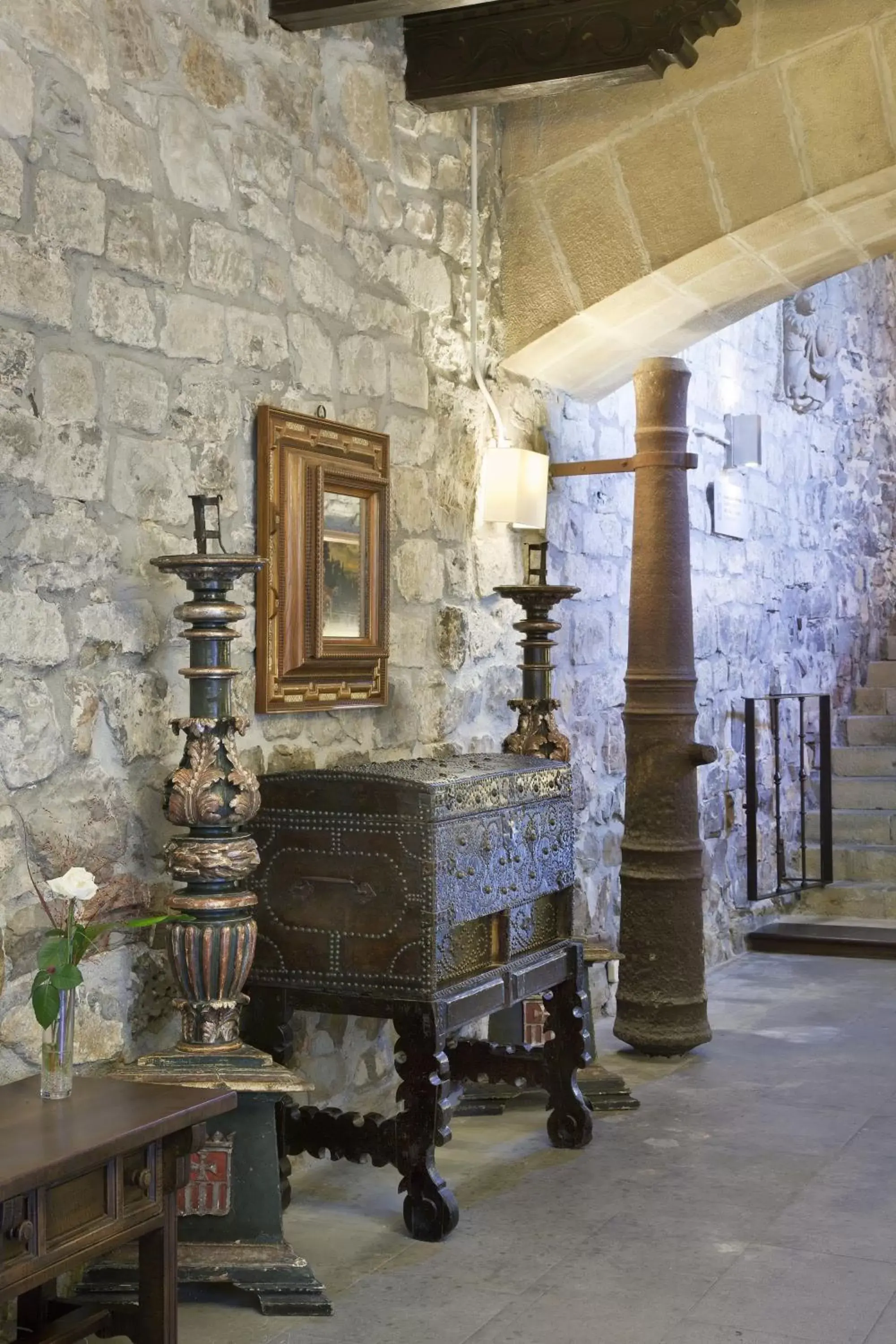 Lobby or reception in Parador de Hondarribia