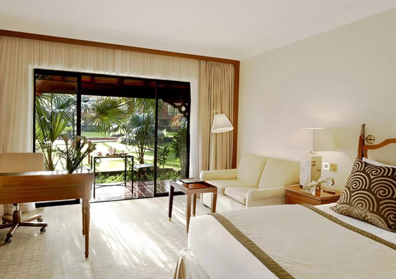 Photo of the whole room, Bed in Fairmont The Norfolk