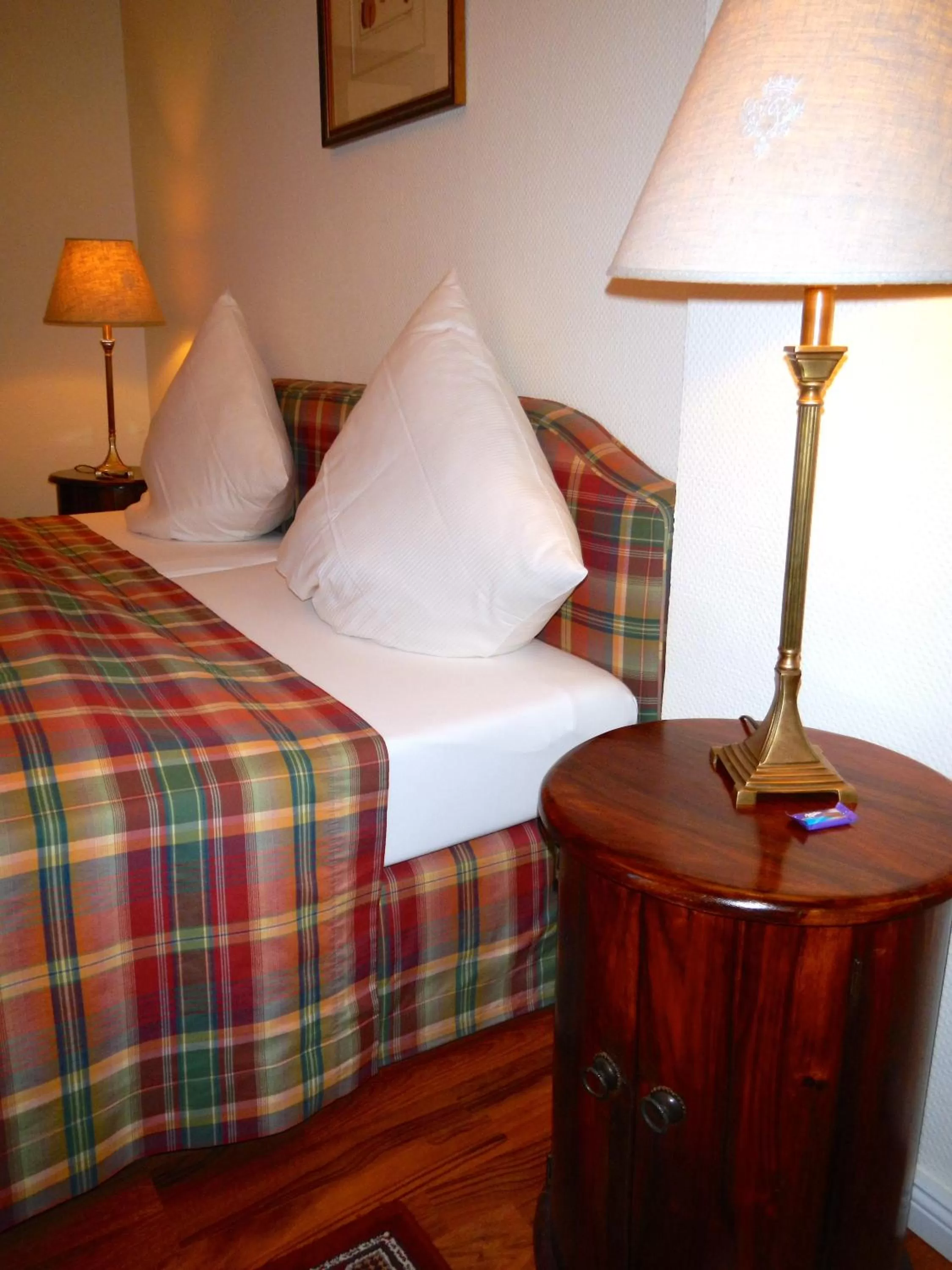 Photo of the whole room, Bed in Hotel Villa Meererbusch