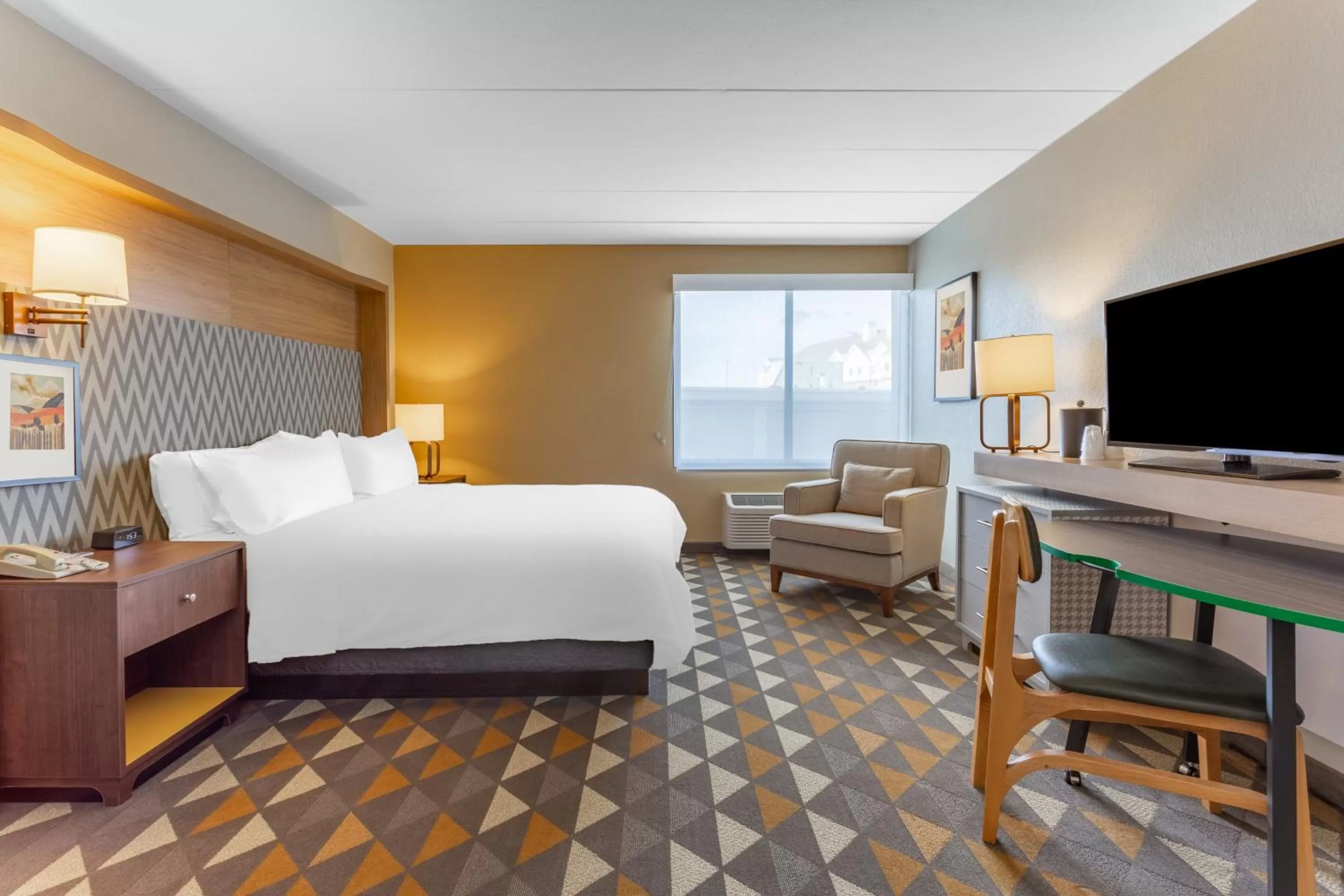 Bedroom, Bed in Holiday Inn Rockford by IHG