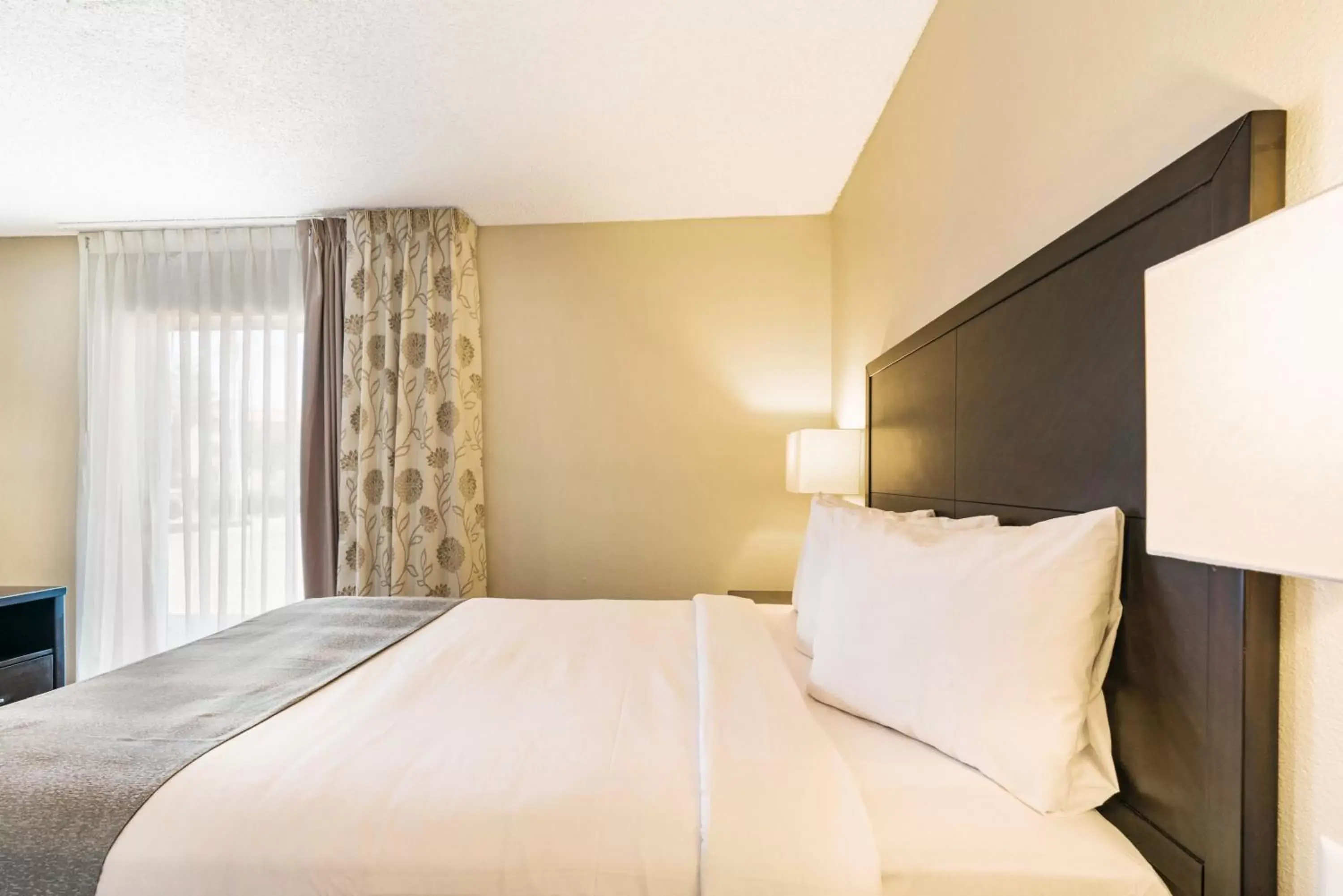 Bed in Chase Suite El Paso Bed in Chase Suite El Paso