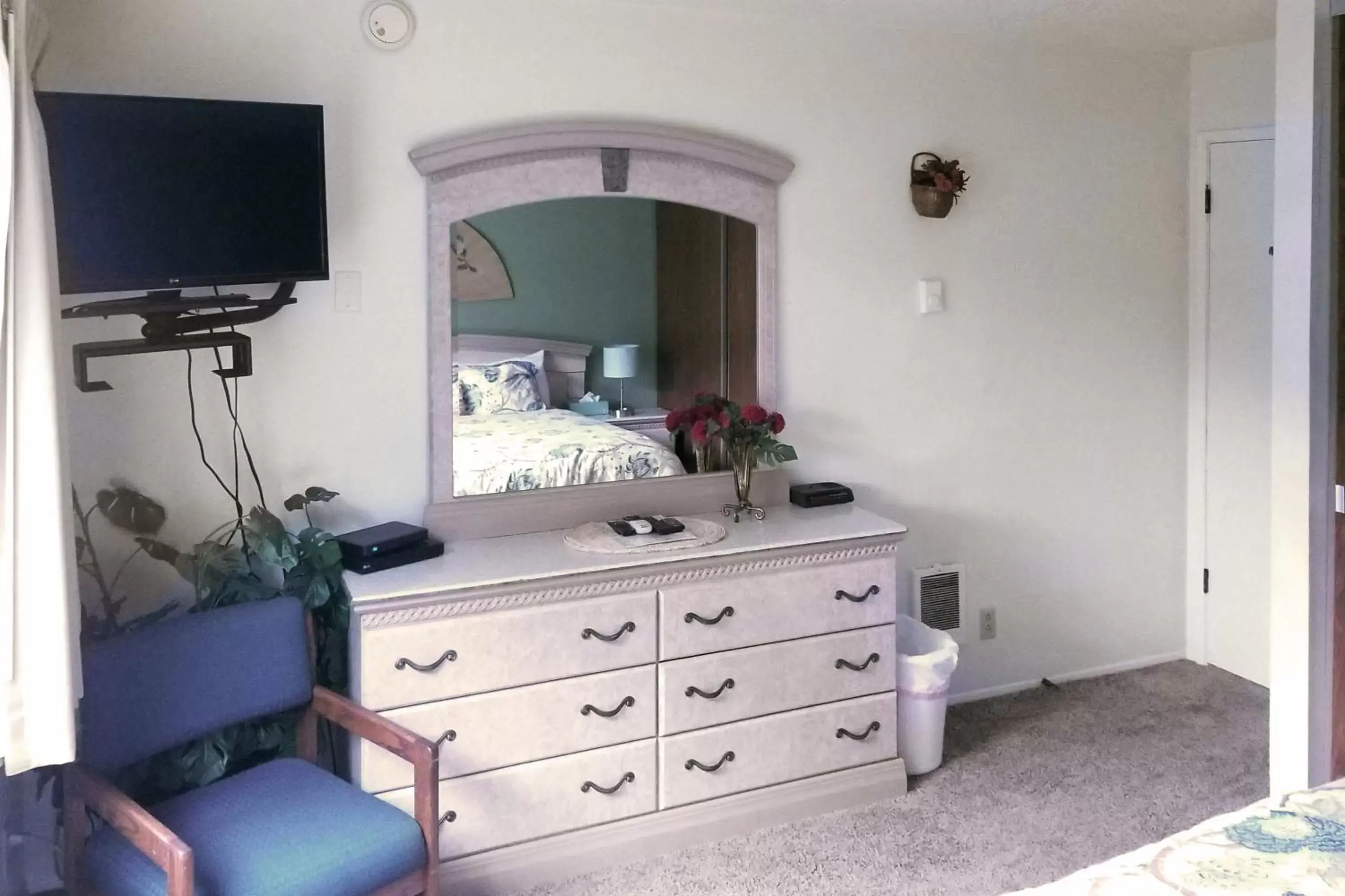 Bedroom, TV/Entertainment Center in Ocean Terrace Condominiums