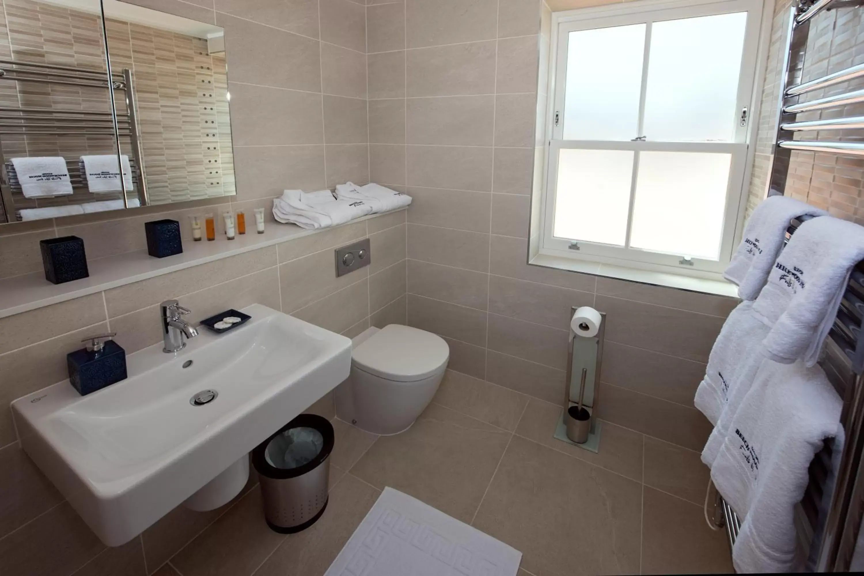 Toilet, Bathroom in Best Luxury Apart Hotel in Oxford- Beechwood House