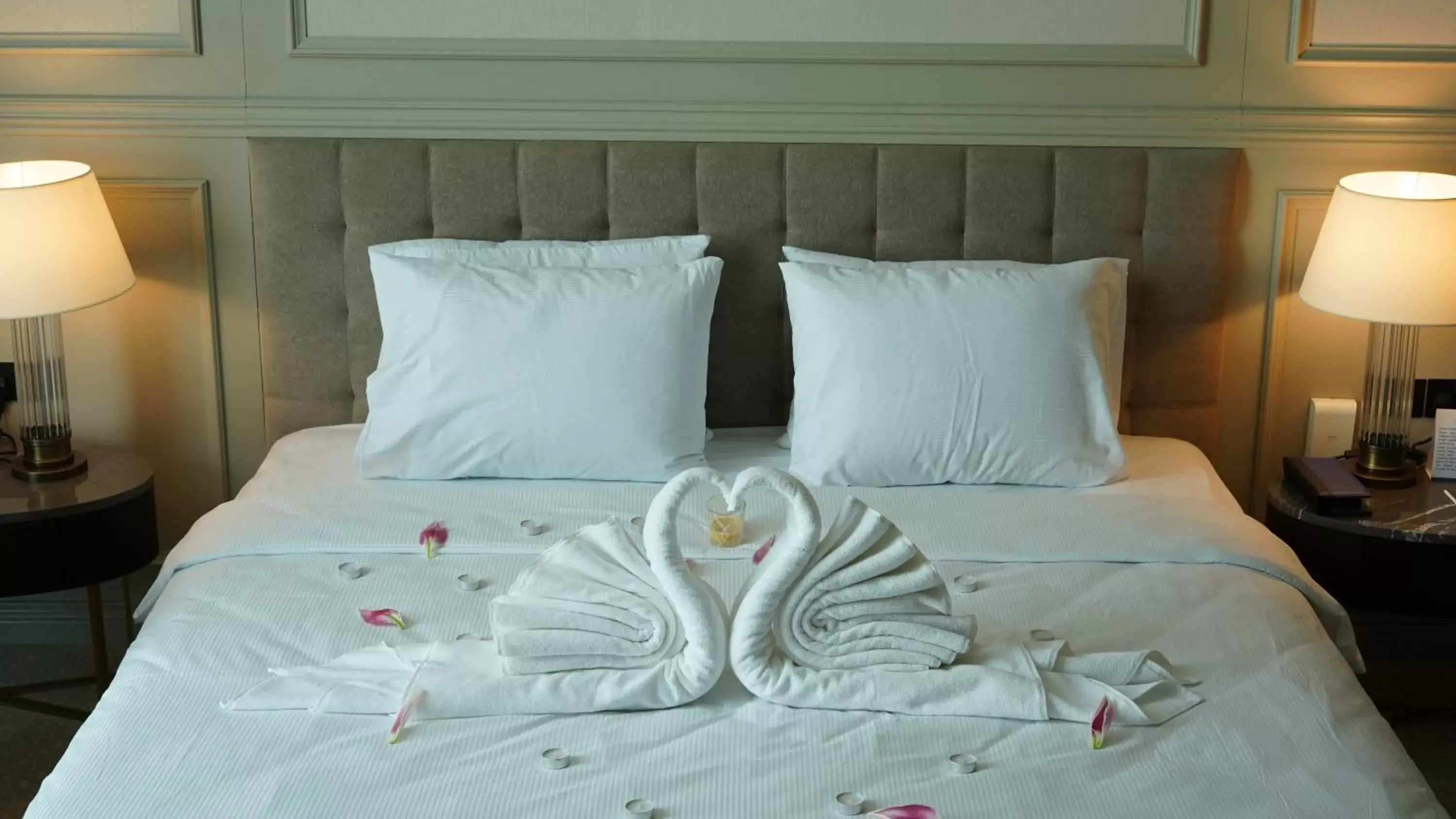 Bed in Horizon Manor Hotel