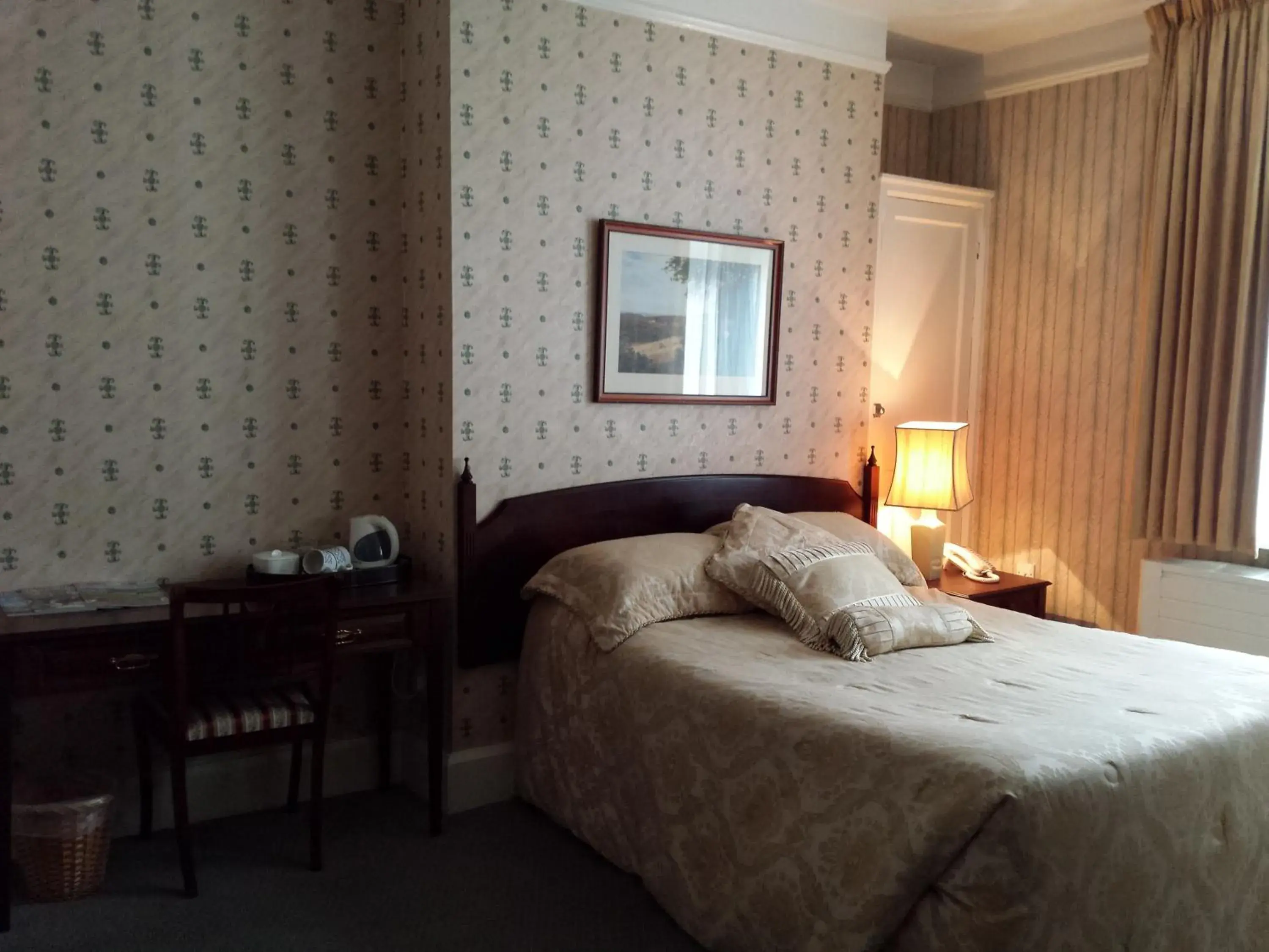 Bedroom, Bed in Beech House Hotel