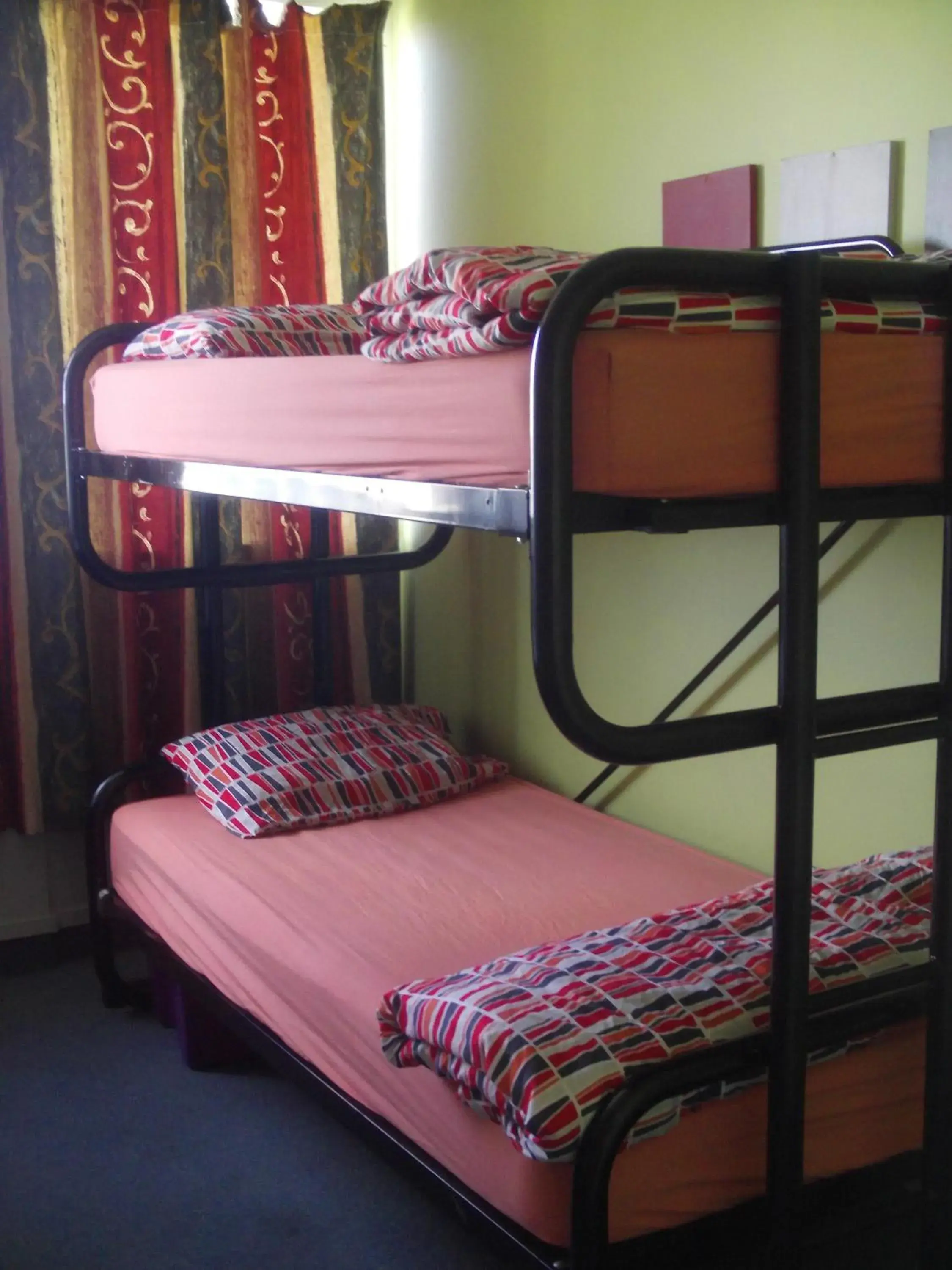 Bedroom, Bunk Bed in Point Break Backpackers