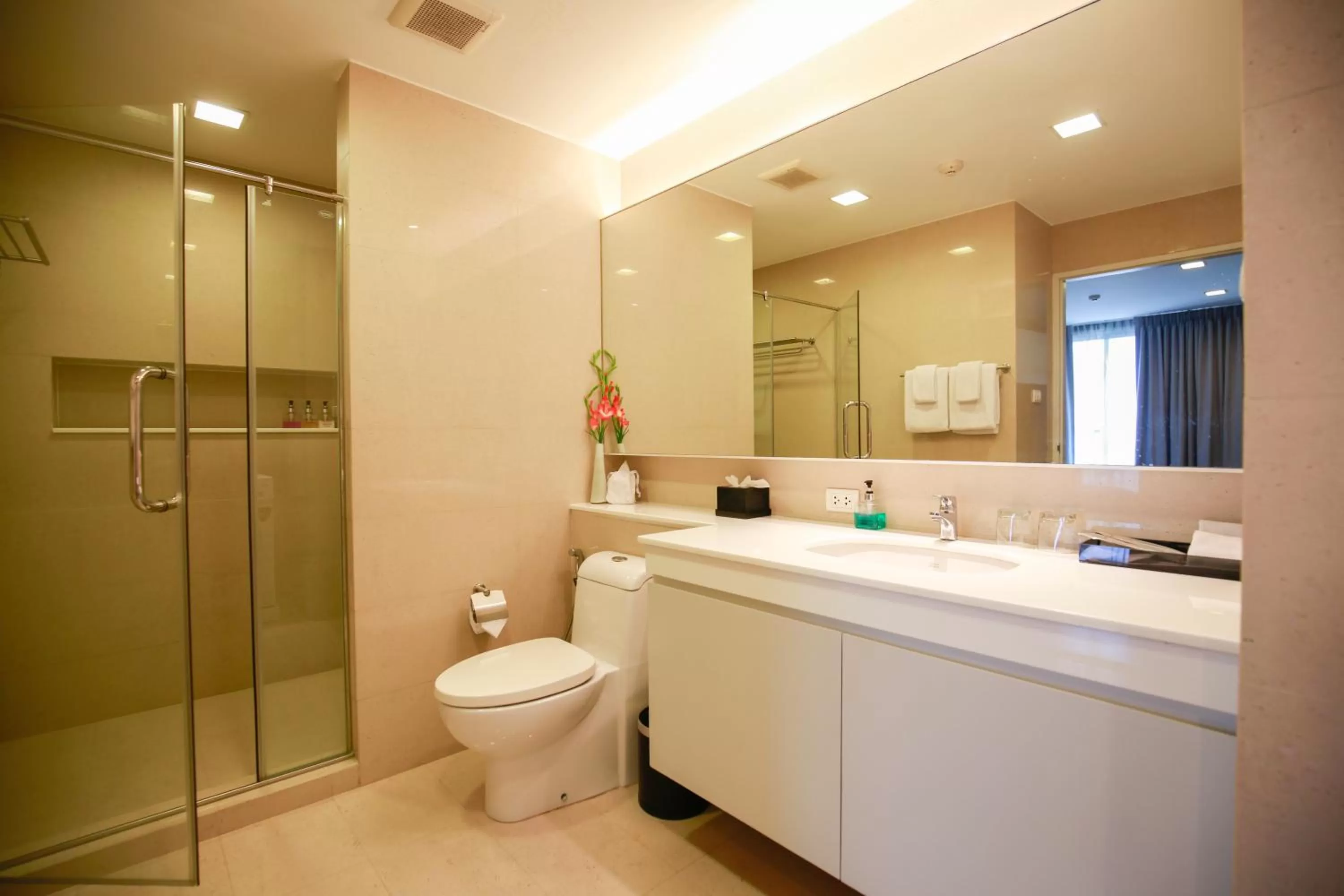 Shower in Northgate Ratchayothin