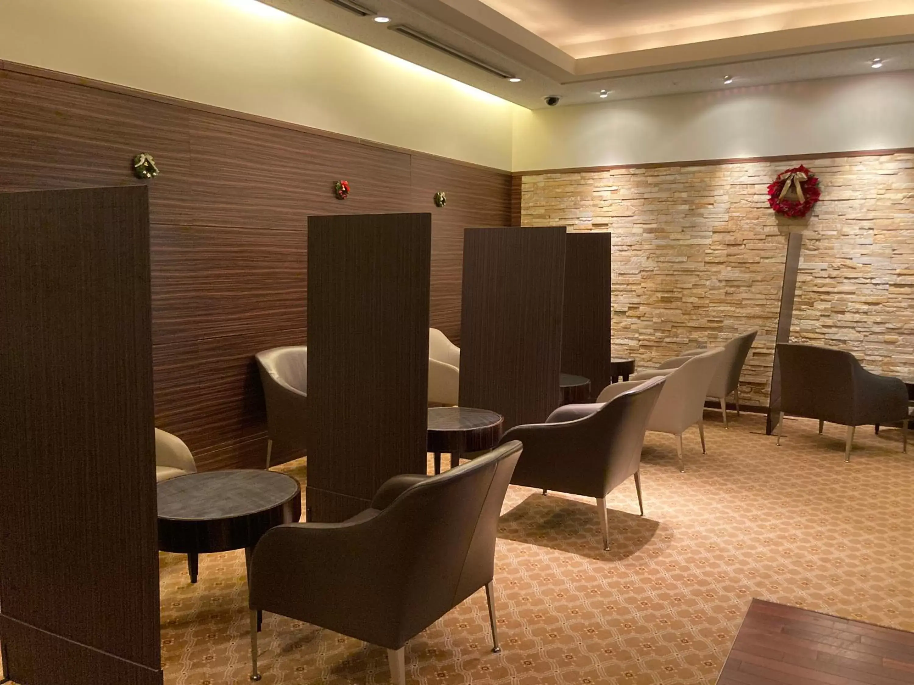 Communal lounge/ TV room, Restaurant/Places to Eat in Nagoya Tokyu Hotel