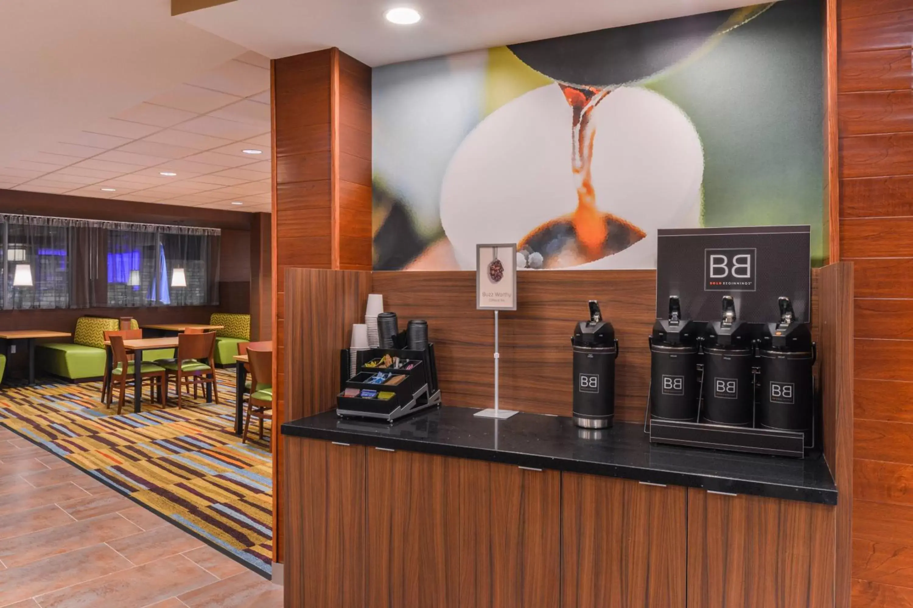 Restaurant/places to eat in Fairfield Inn & Suites by Marriott Coralville