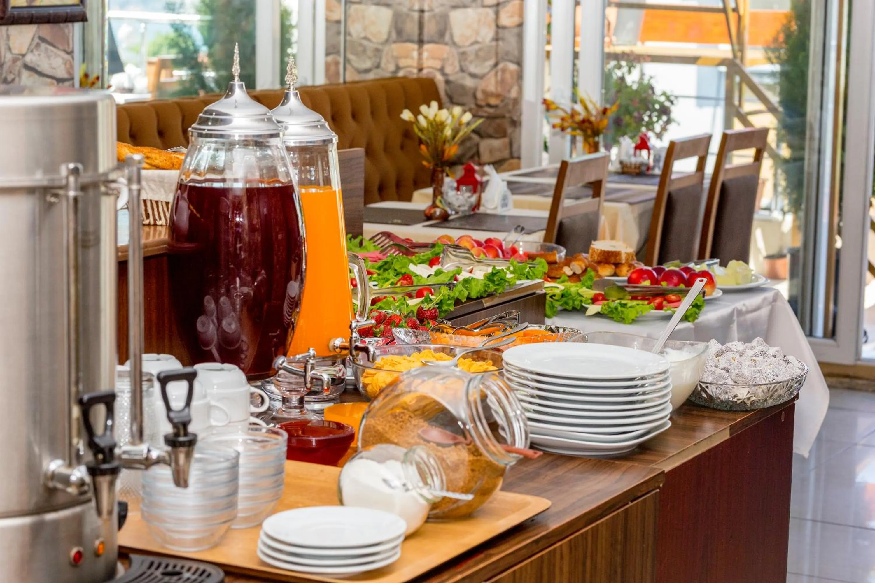 Restaurant/places to eat in Meddusa Hotel