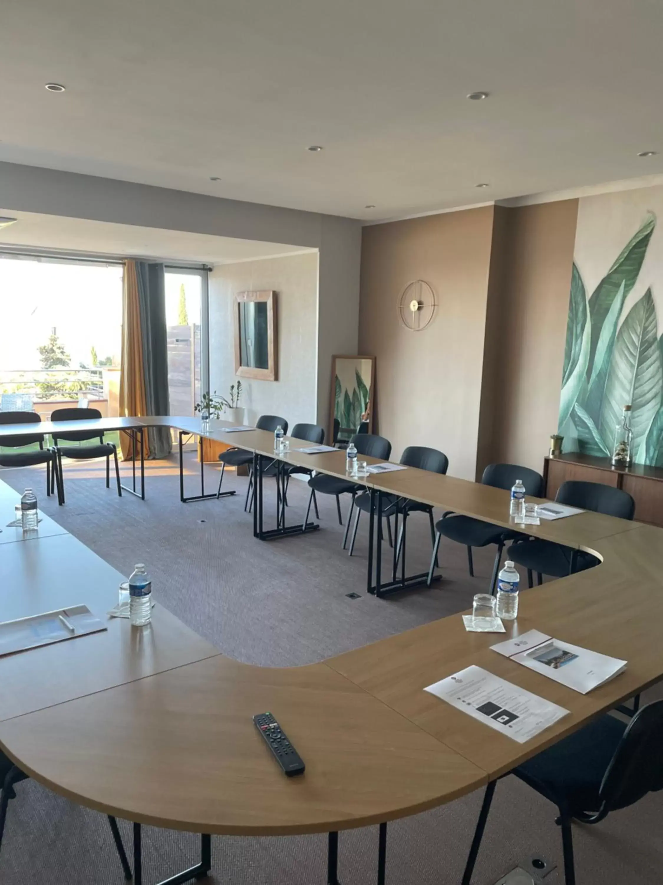 Meeting/conference room in Best Western Plus Hôtel la Rade