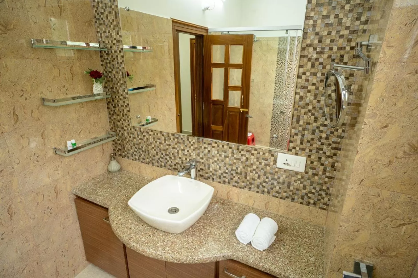 Bathroom in East Land Bed & Breakfast