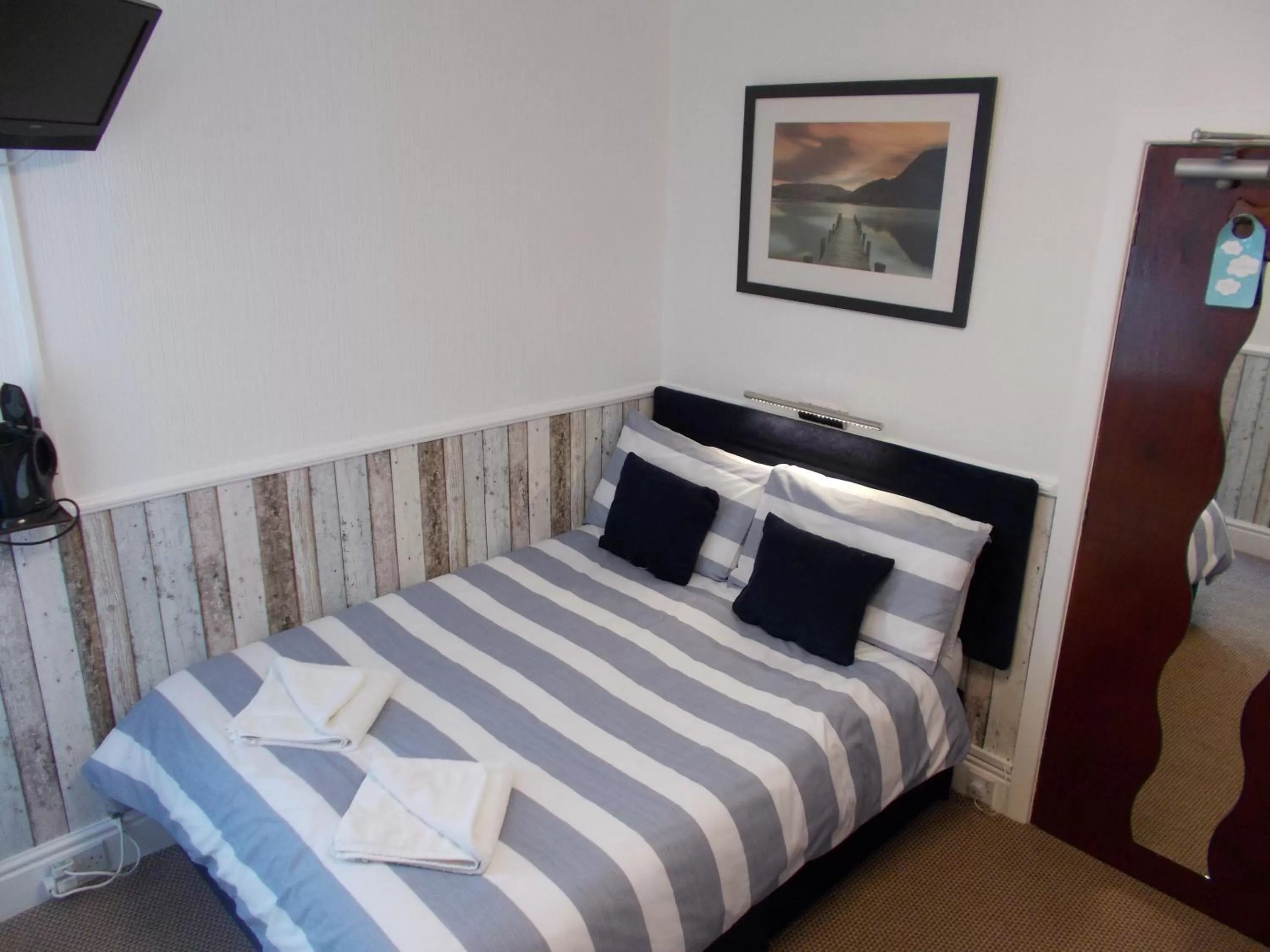 Bed in Delamere Hotel