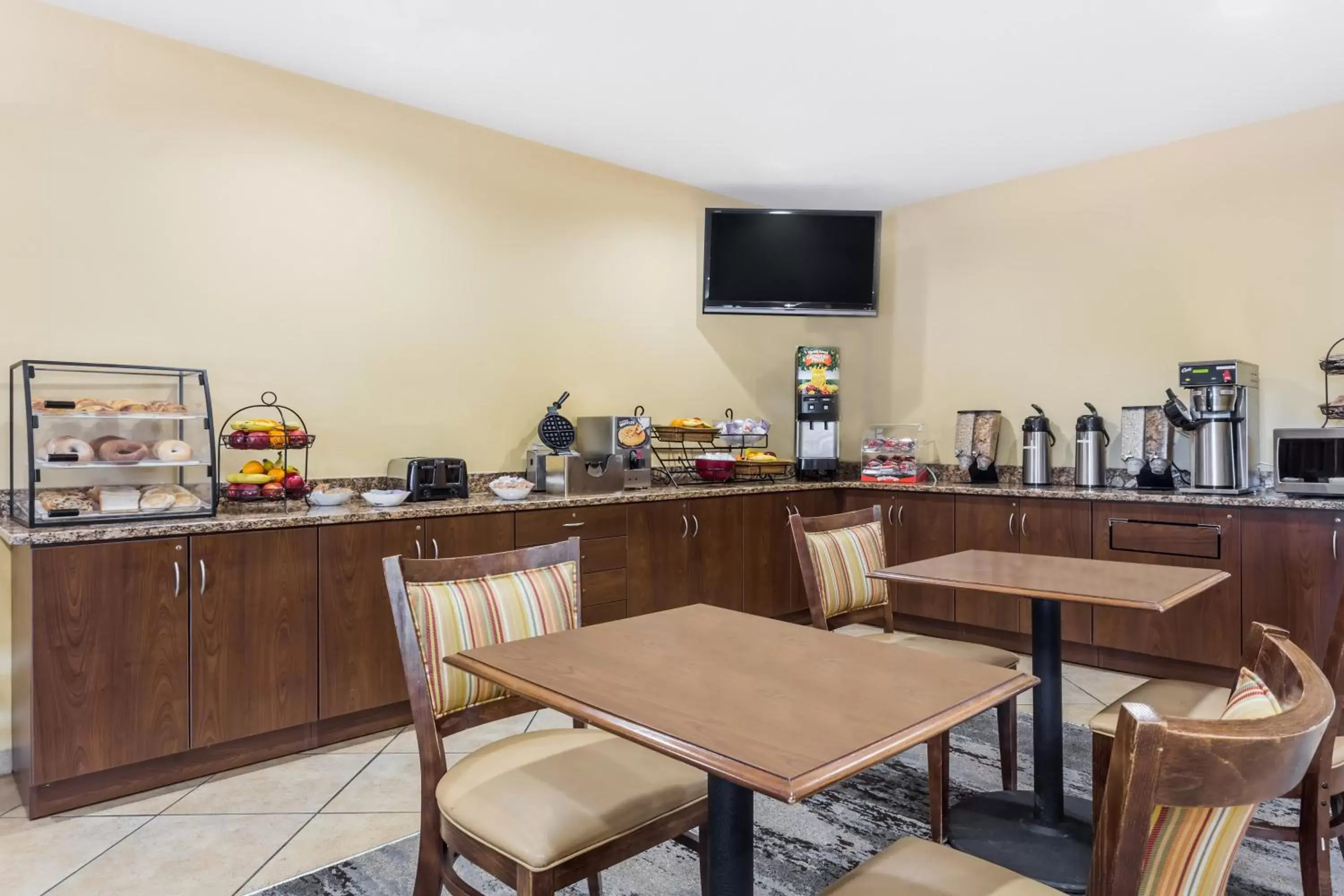 Continental breakfast, Restaurant/Places to Eat in Microtel Inn and Suites by Wyndham Anderson SC