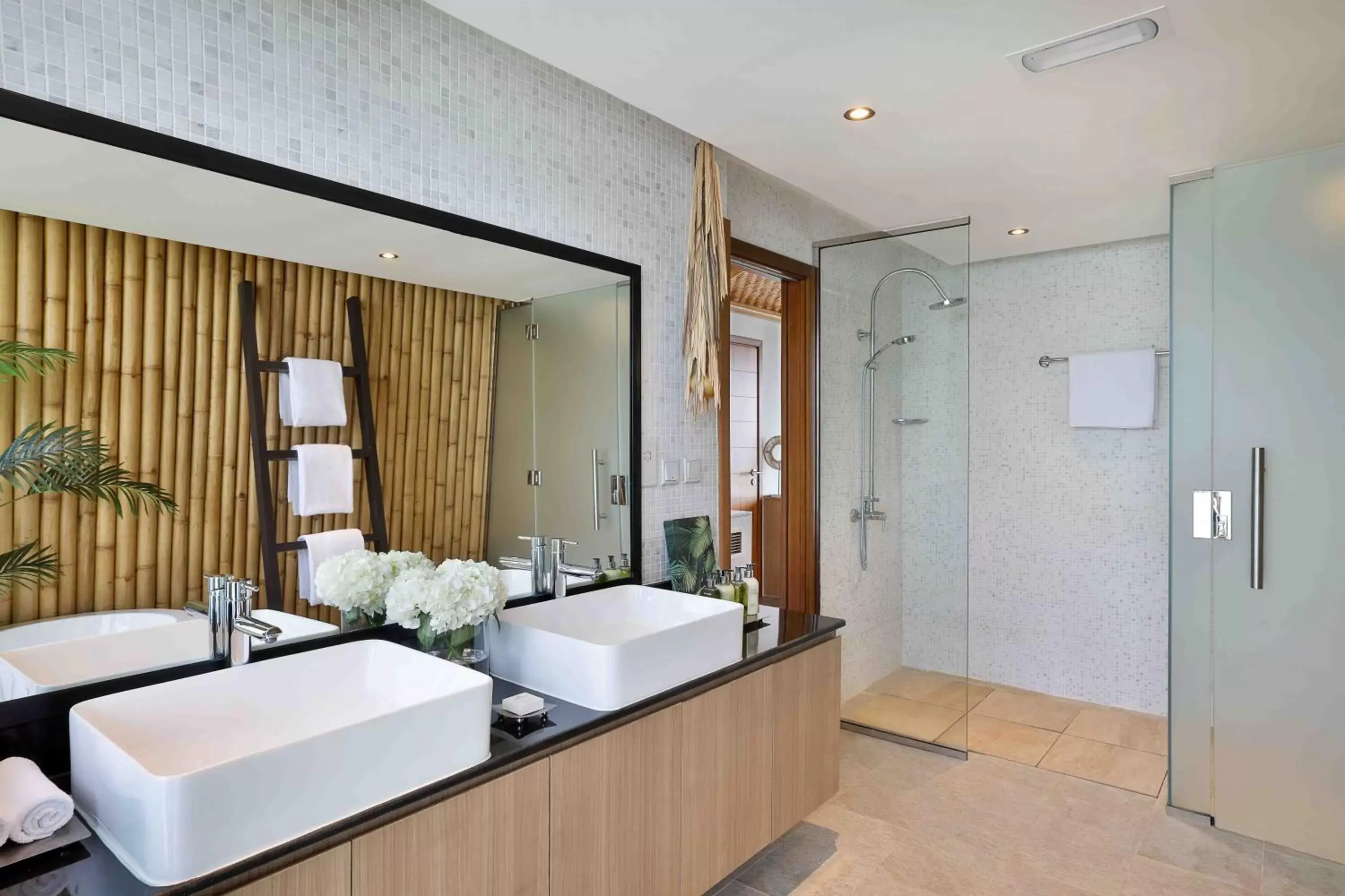 Toilet, Bathroom in Anantara World Islands Dubai Resort