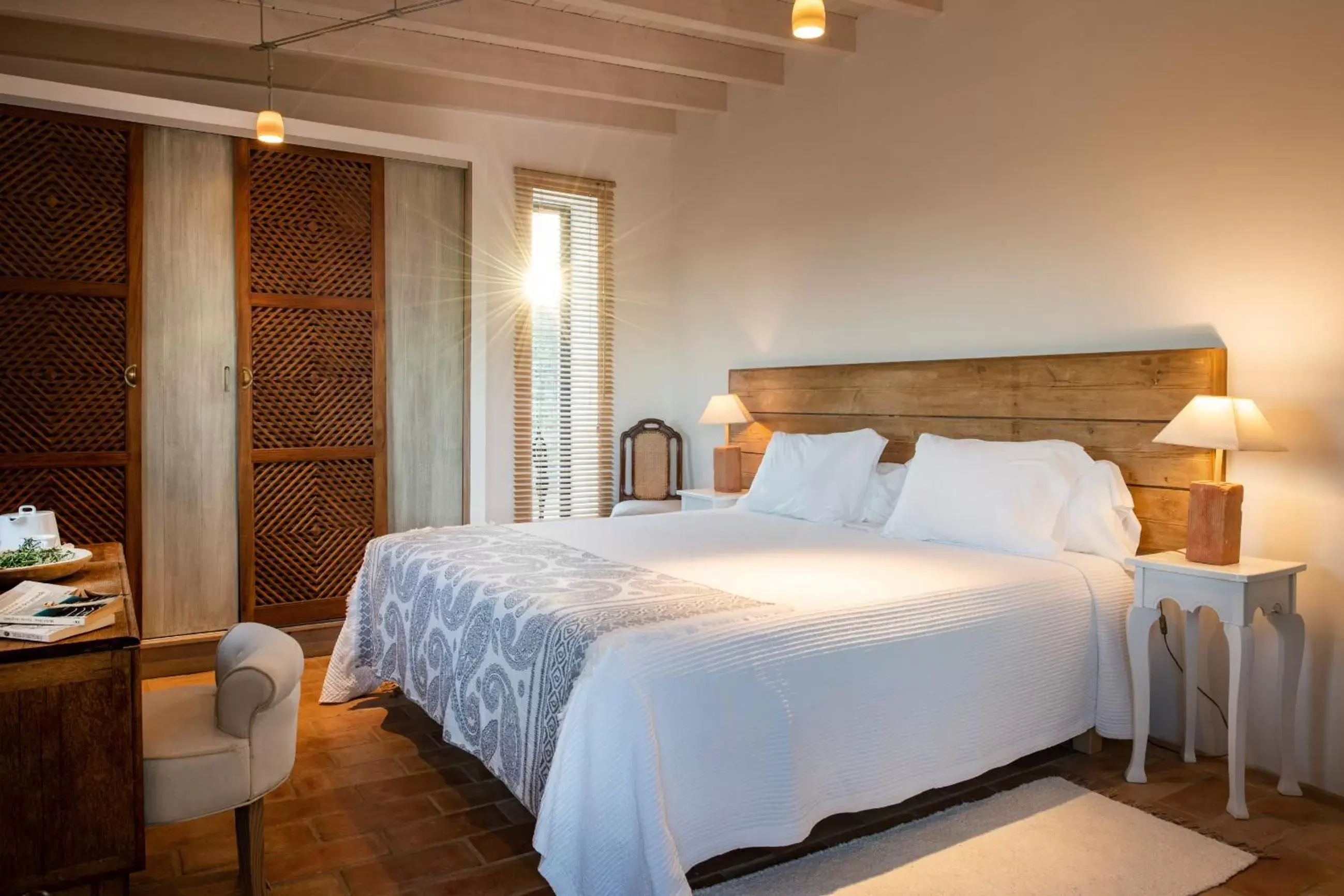 Shower, Bed in Altanure - Casa Terra Ecological Boutique Hotel