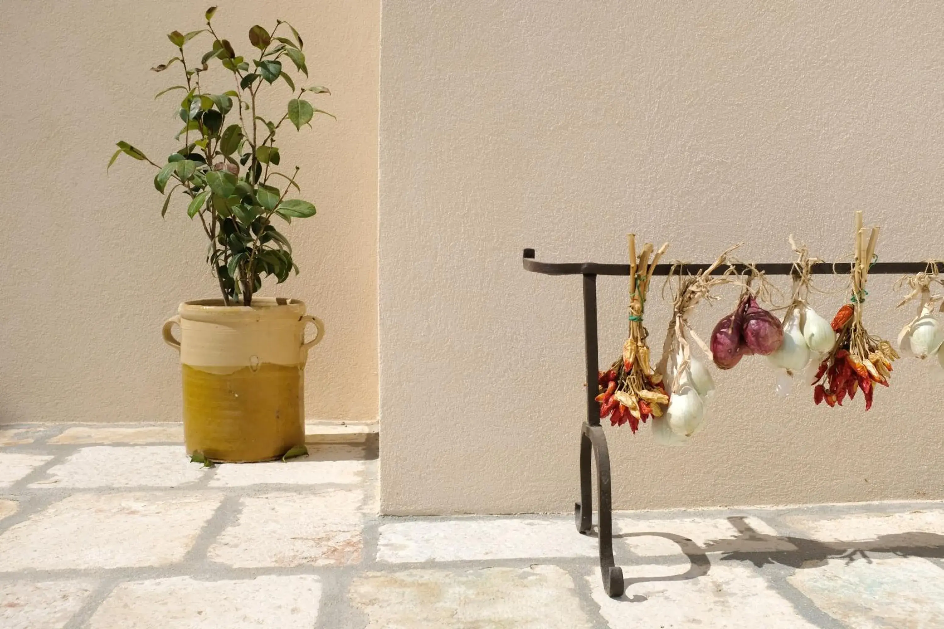 Decorative detail in Masseria Fontana di Vite