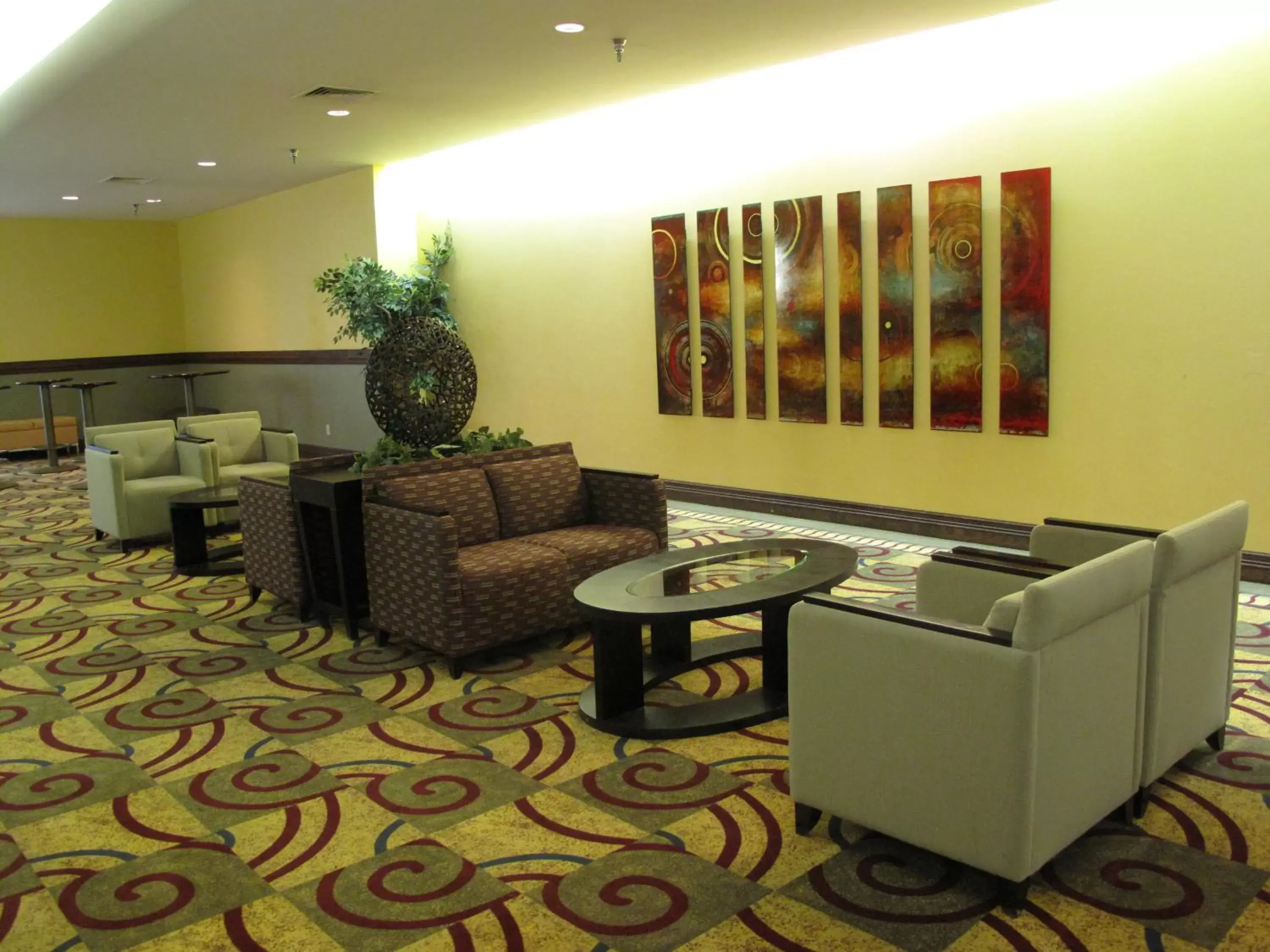 Lobby or reception, Lounge/Bar in Wyndham El Paso Airport and Water Park