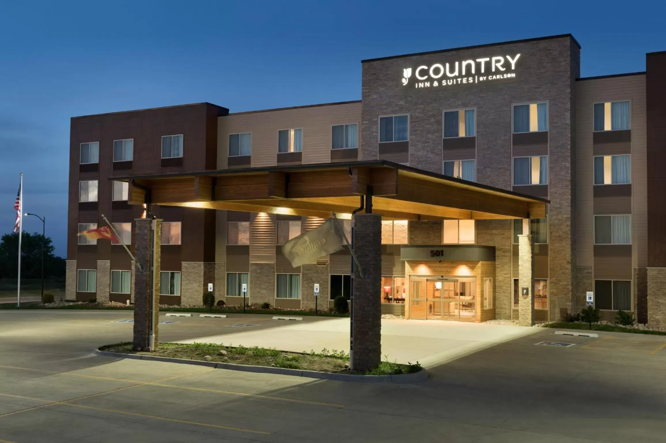 Facade/entrance, Property Building in Country Inn & Suites by Radisson, Indianola, IA