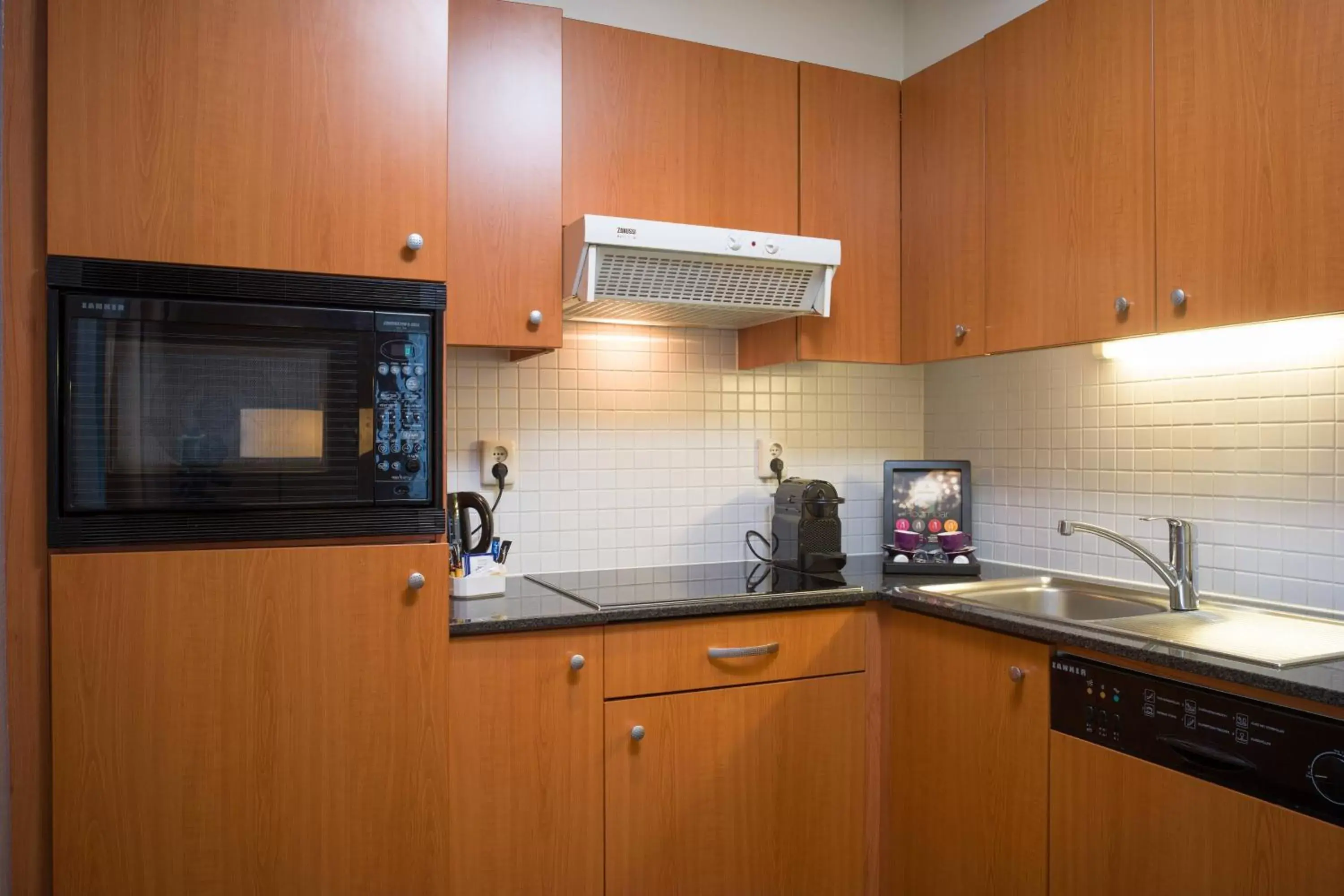 Bedroom, Kitchen/Kitchenette in Marriott Executive Apartments Brussels