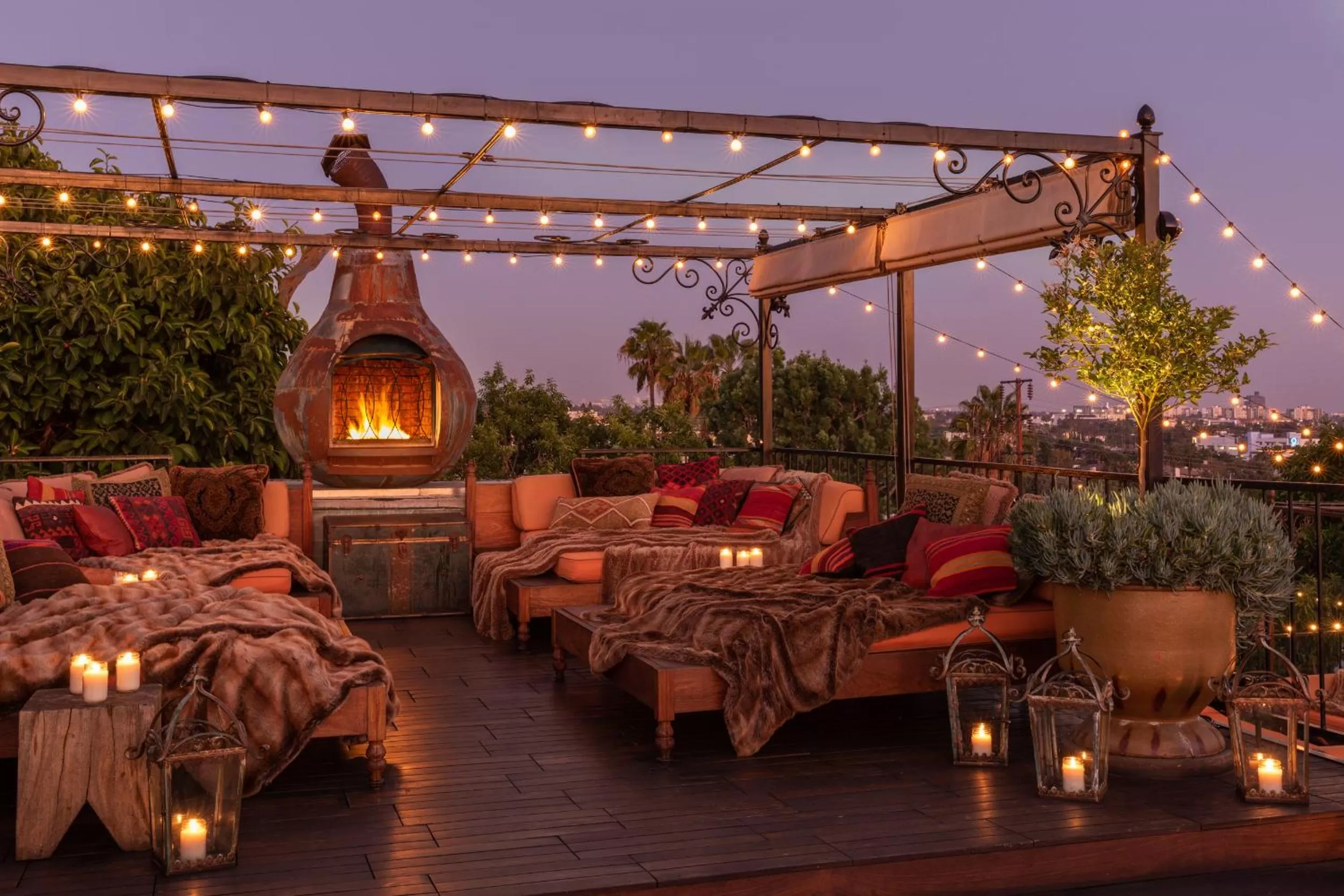 Property building in Petit Ermitage