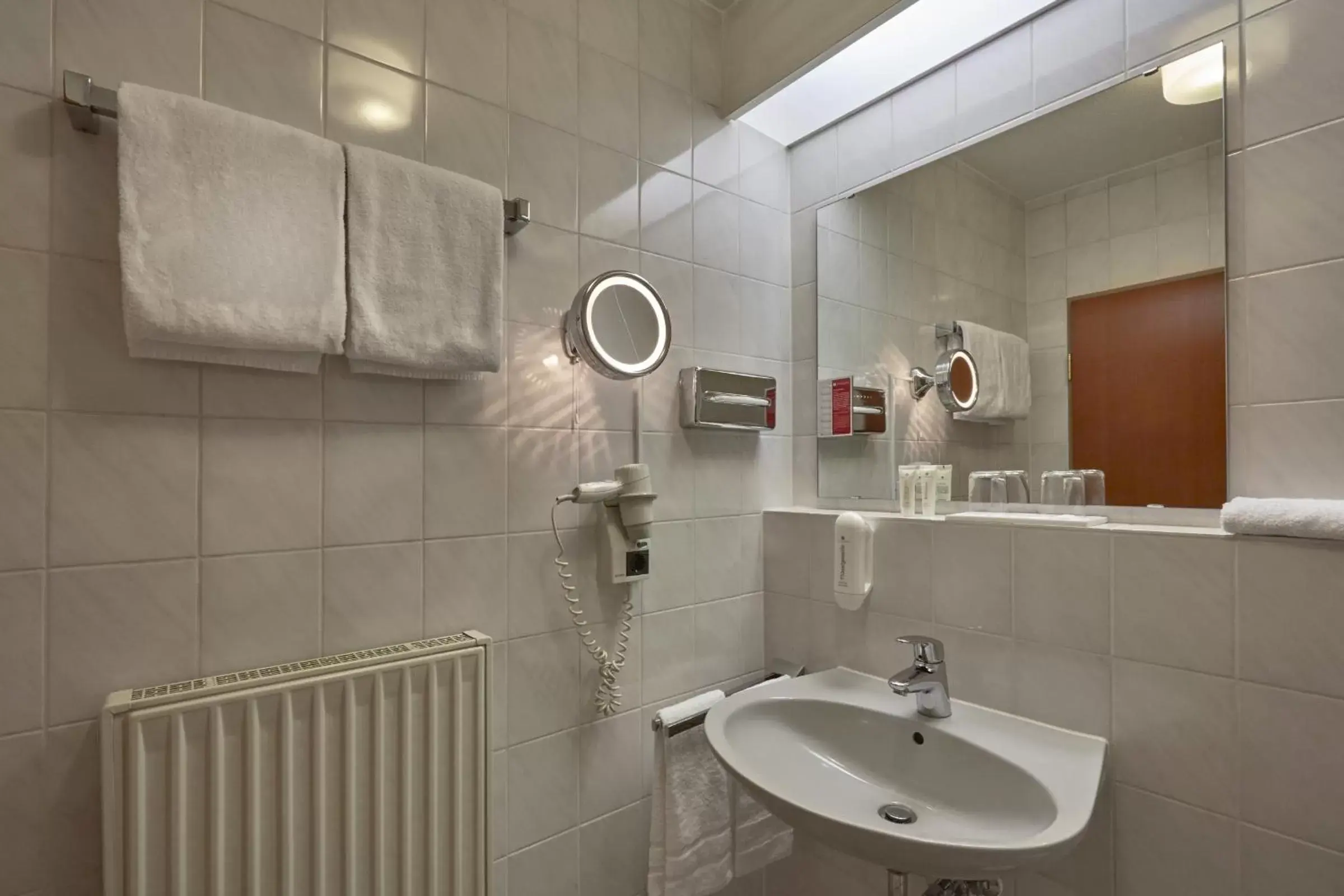 Toilet, Bathroom in Novum Hotel Mannheim City