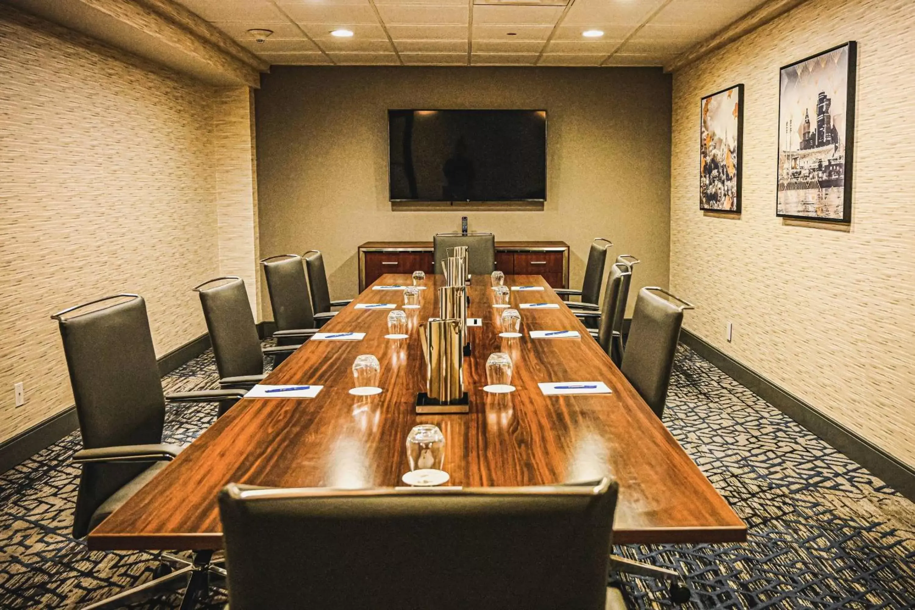 Meeting/conference room in Delta Hotels by Marriott Cincinnati Sharonville