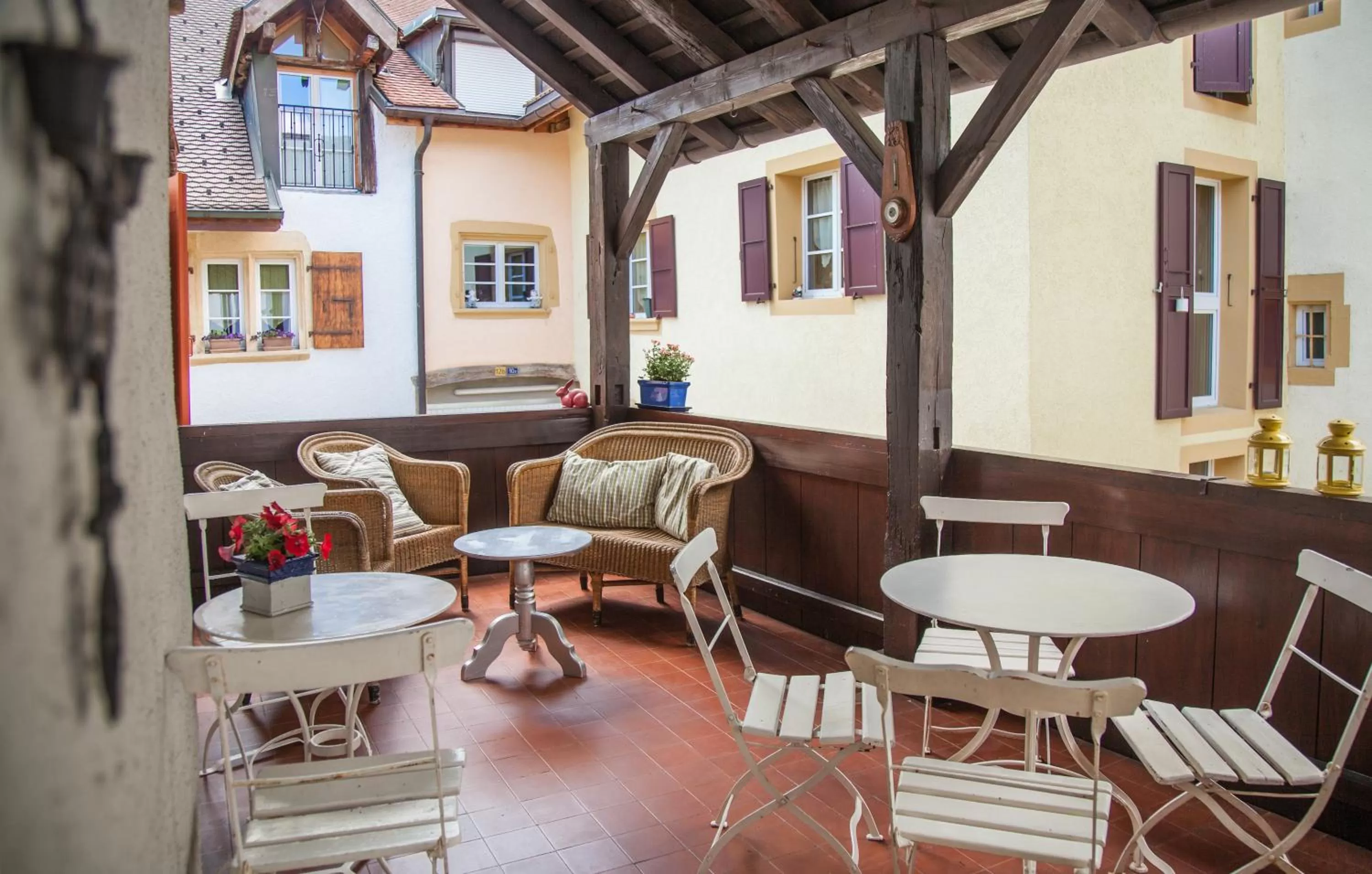 Patio in Hôtel Les Vieux Toits