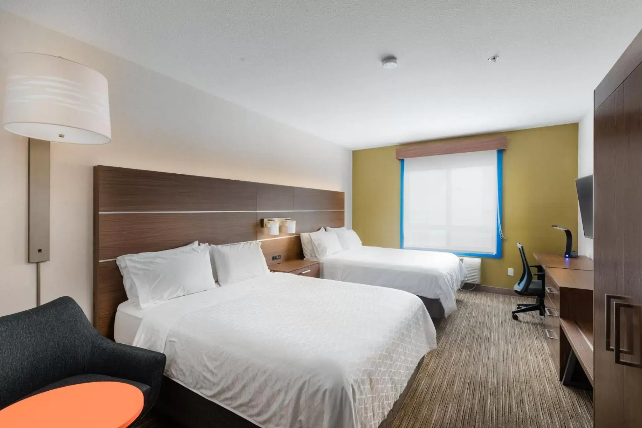 Photo of the whole room, Bed in Holiday Inn Express Grande Prairie, an IHG Hotel