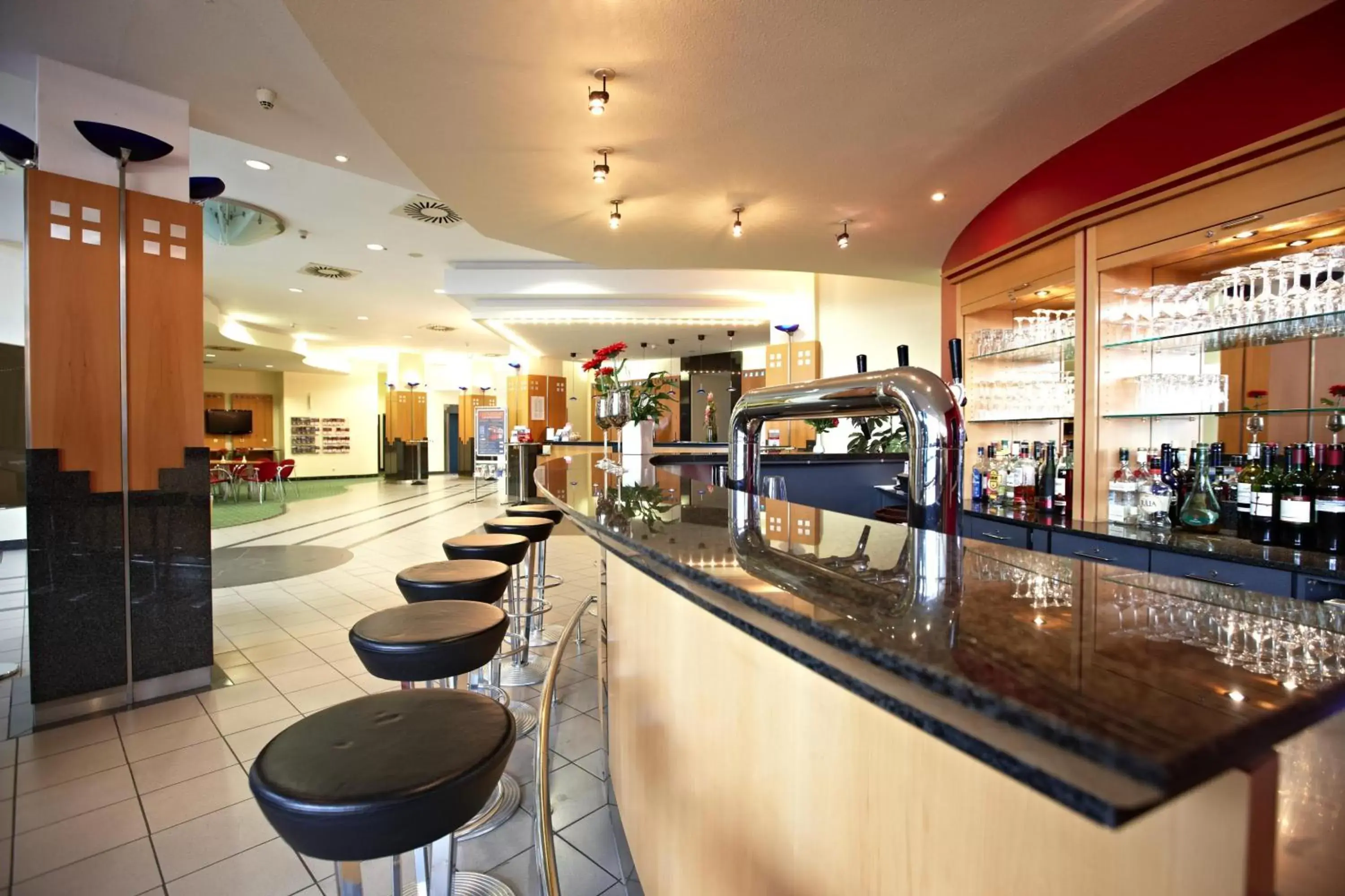 Lounge or bar, Lounge/Bar in IntercityHotel Schwerin