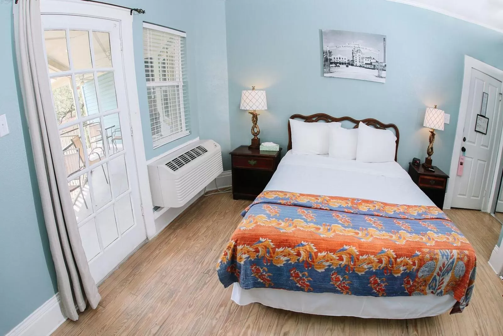 Bed in Inn on the Riverwalk