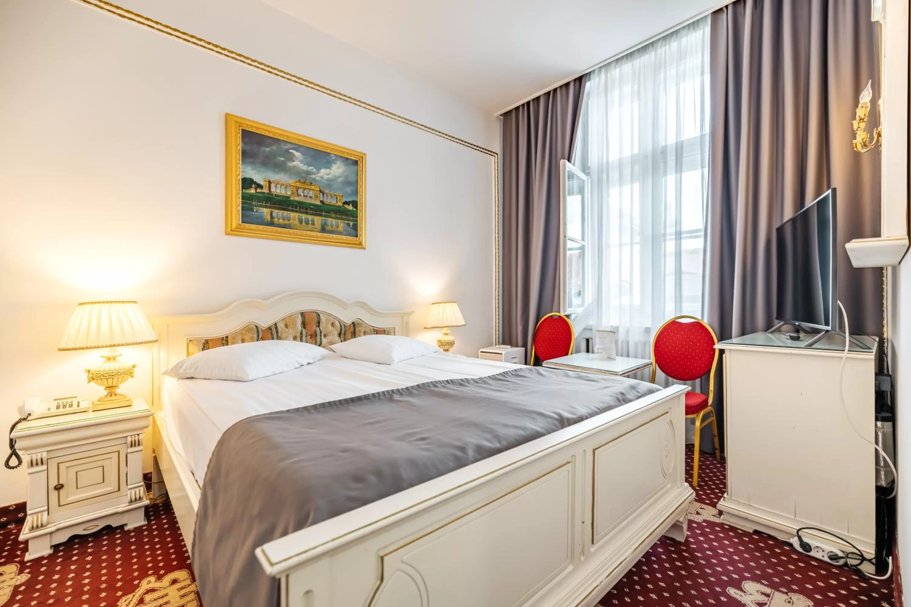 Bed in Hotel Imparatul Romanilor Hotel & SPA