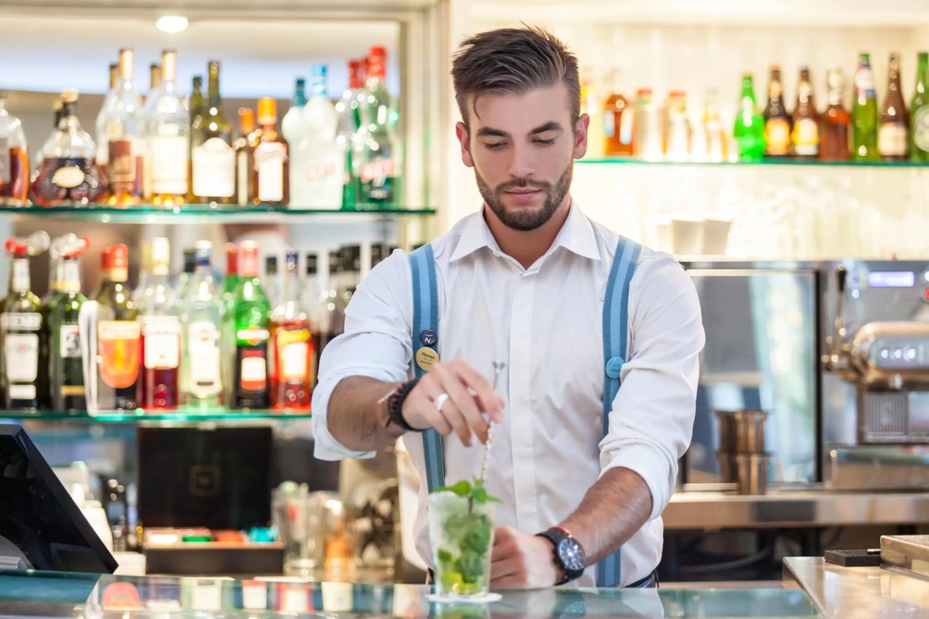 Lounge or bar in Novotel Paris La Defense Esplanade