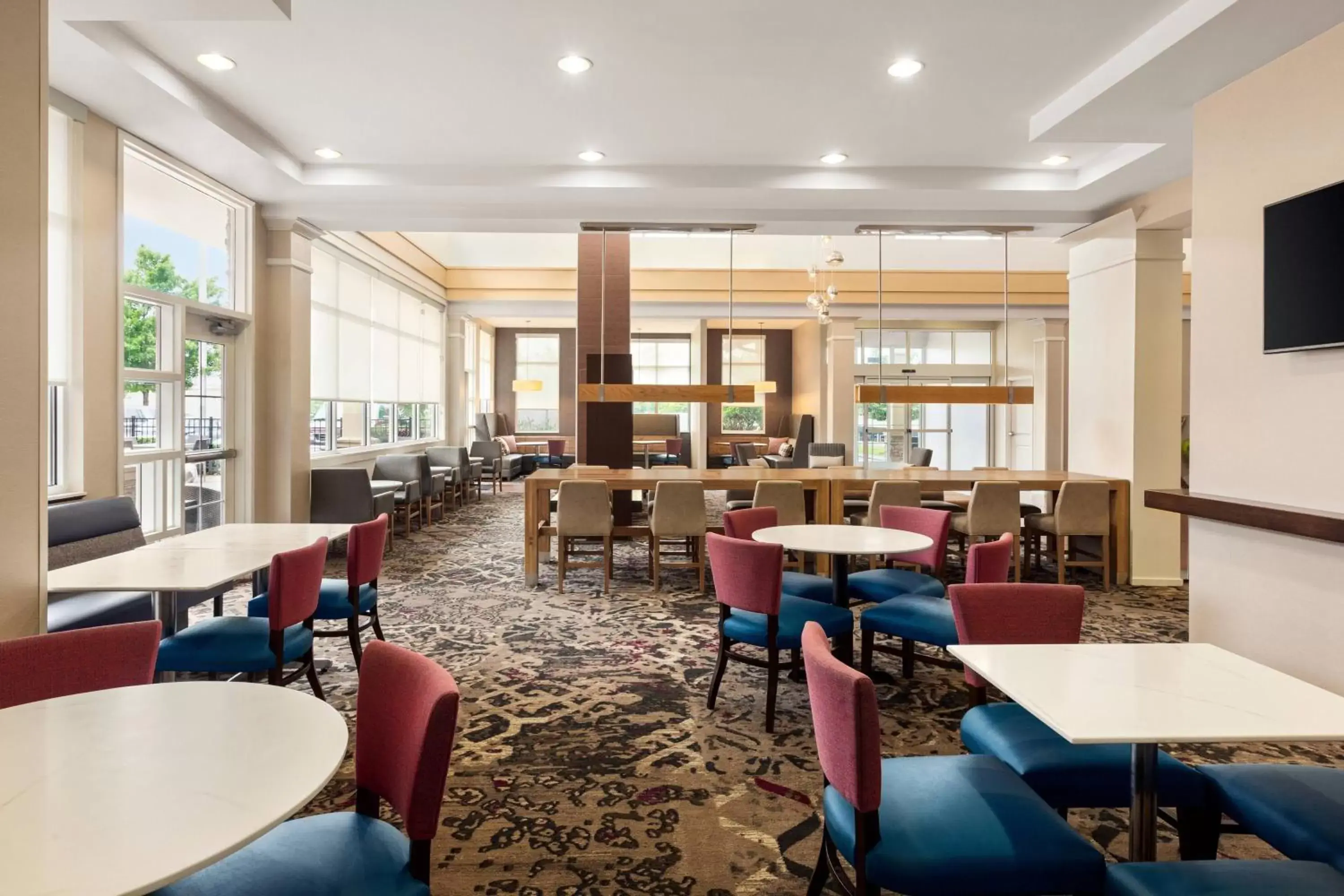 Restaurant/Places to Eat in Residence Inn Chattanooga Near Hamilton Place