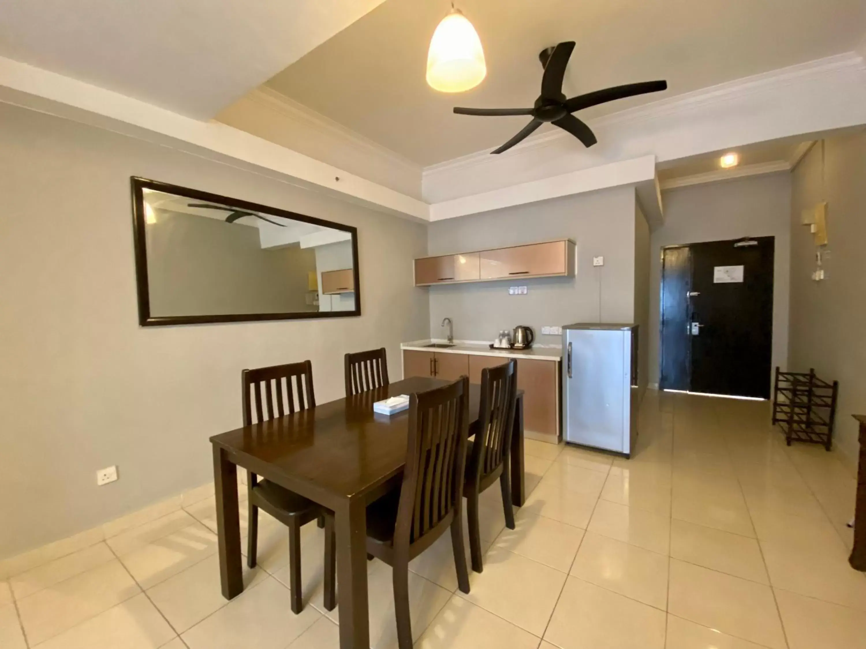 Dining Area in Sumai Hotel Apartment