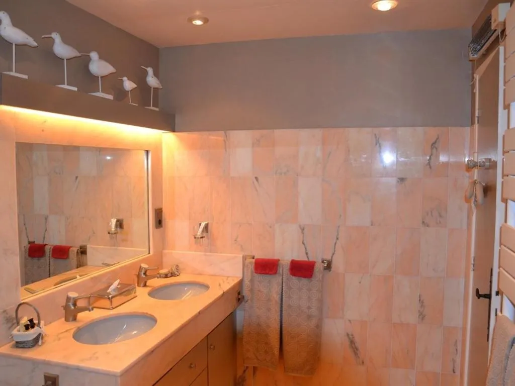 Bathroom in La Devinière