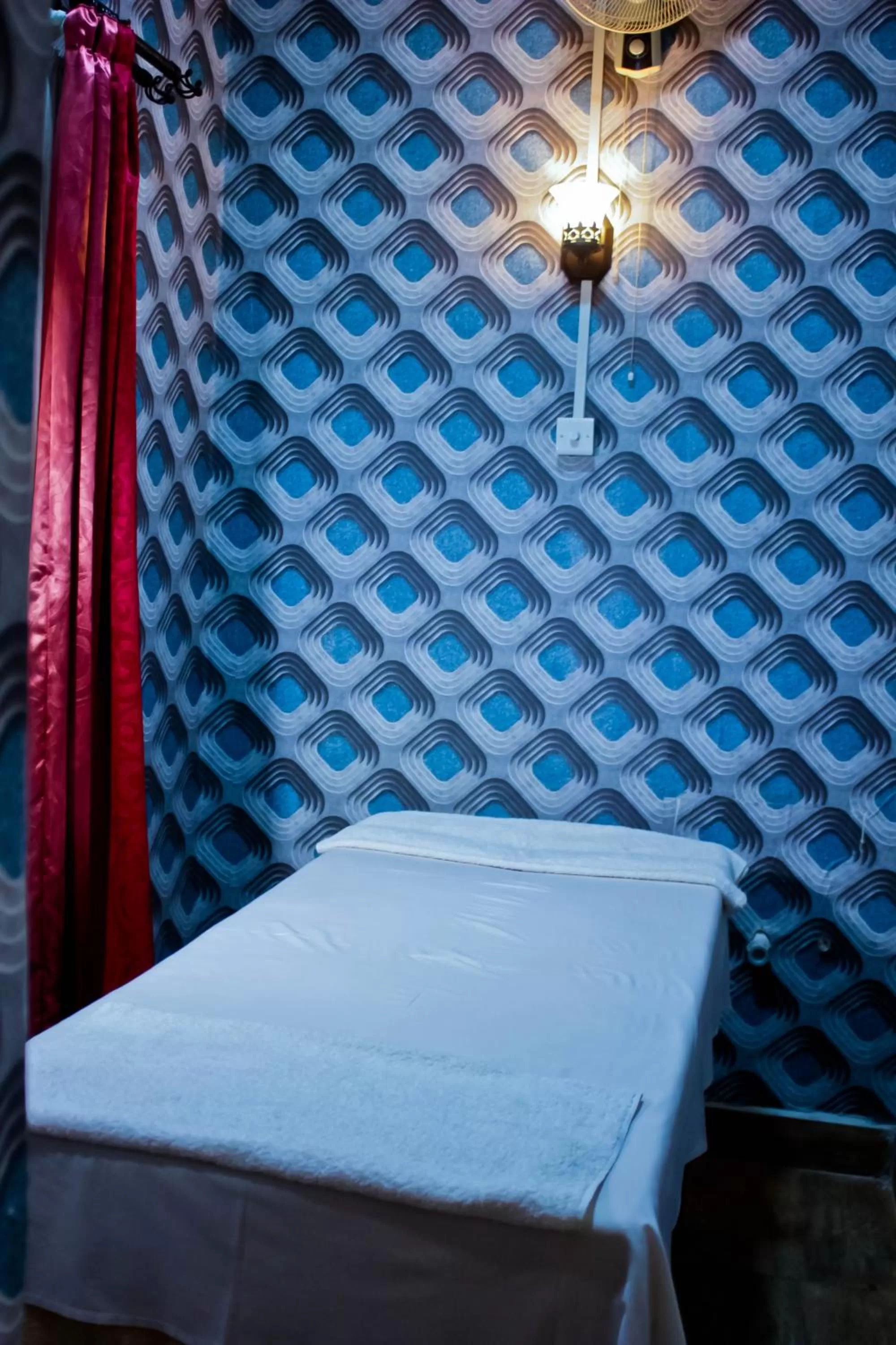 Massage, Bed in Al-Nisaa Hotel and Spa