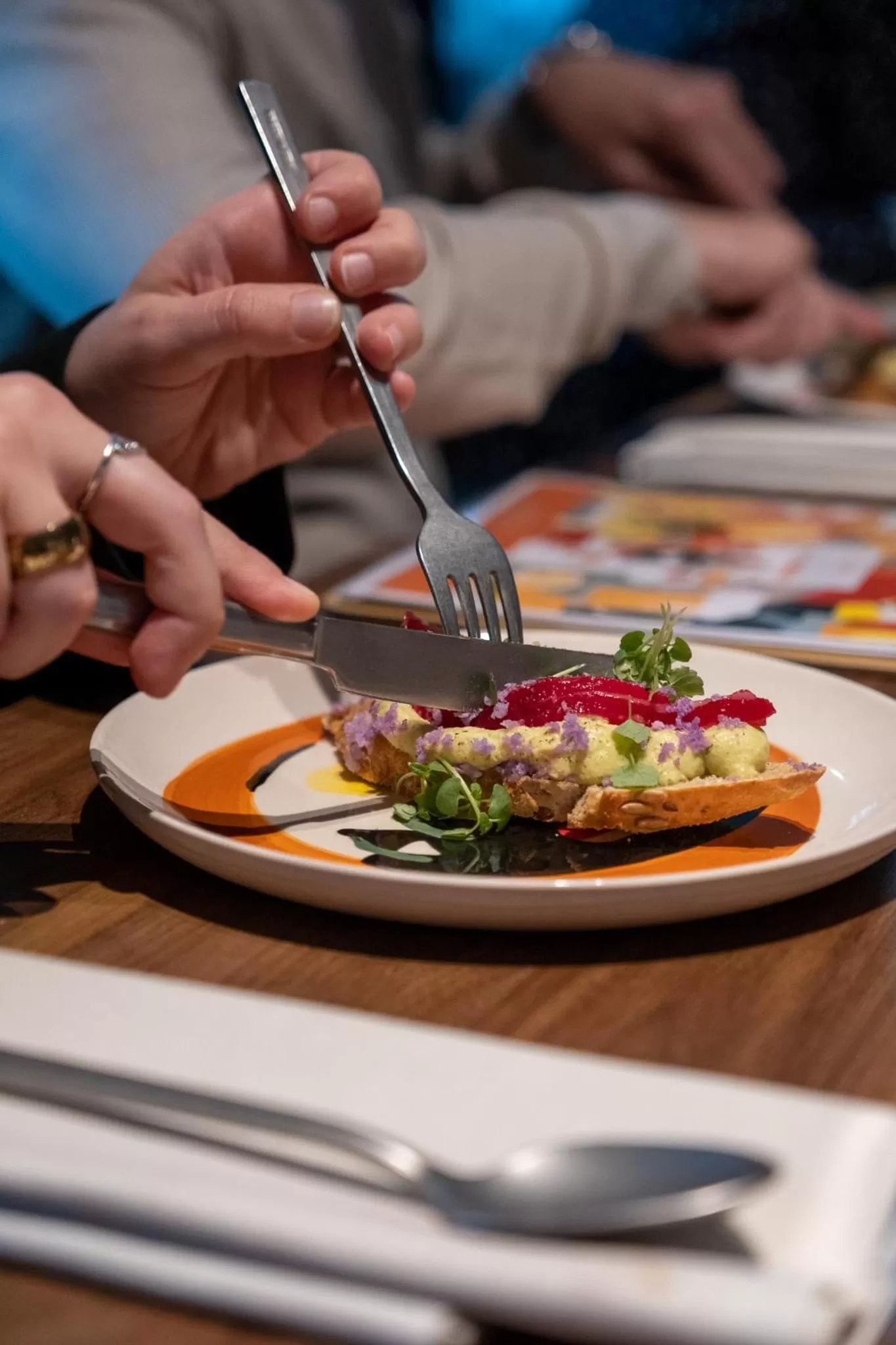 Restaurant/places to eat in Mah Hotel