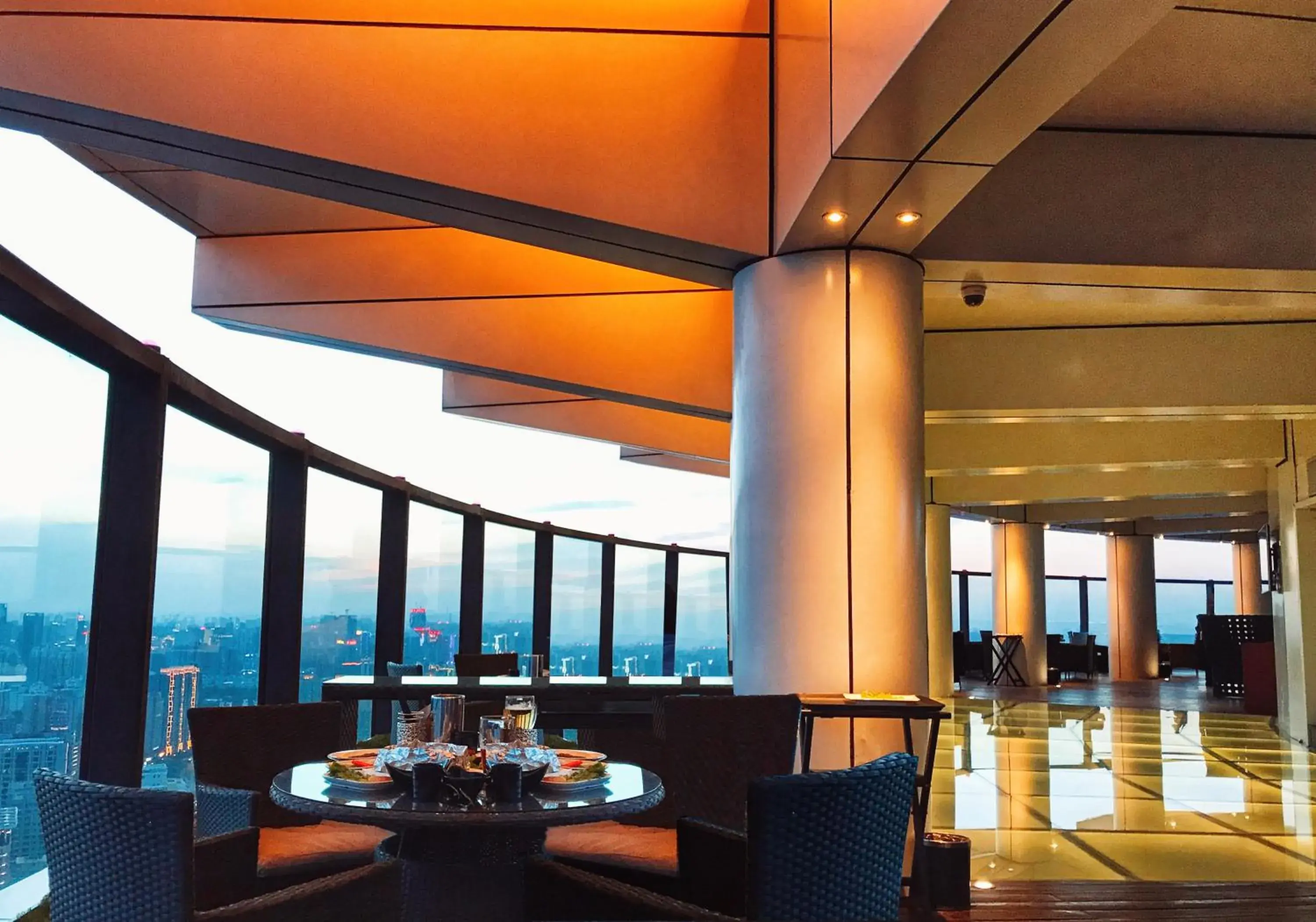 Lobby or reception, Restaurant/Places to Eat in Crowne Plaza Xi'an, an IHG Hotel