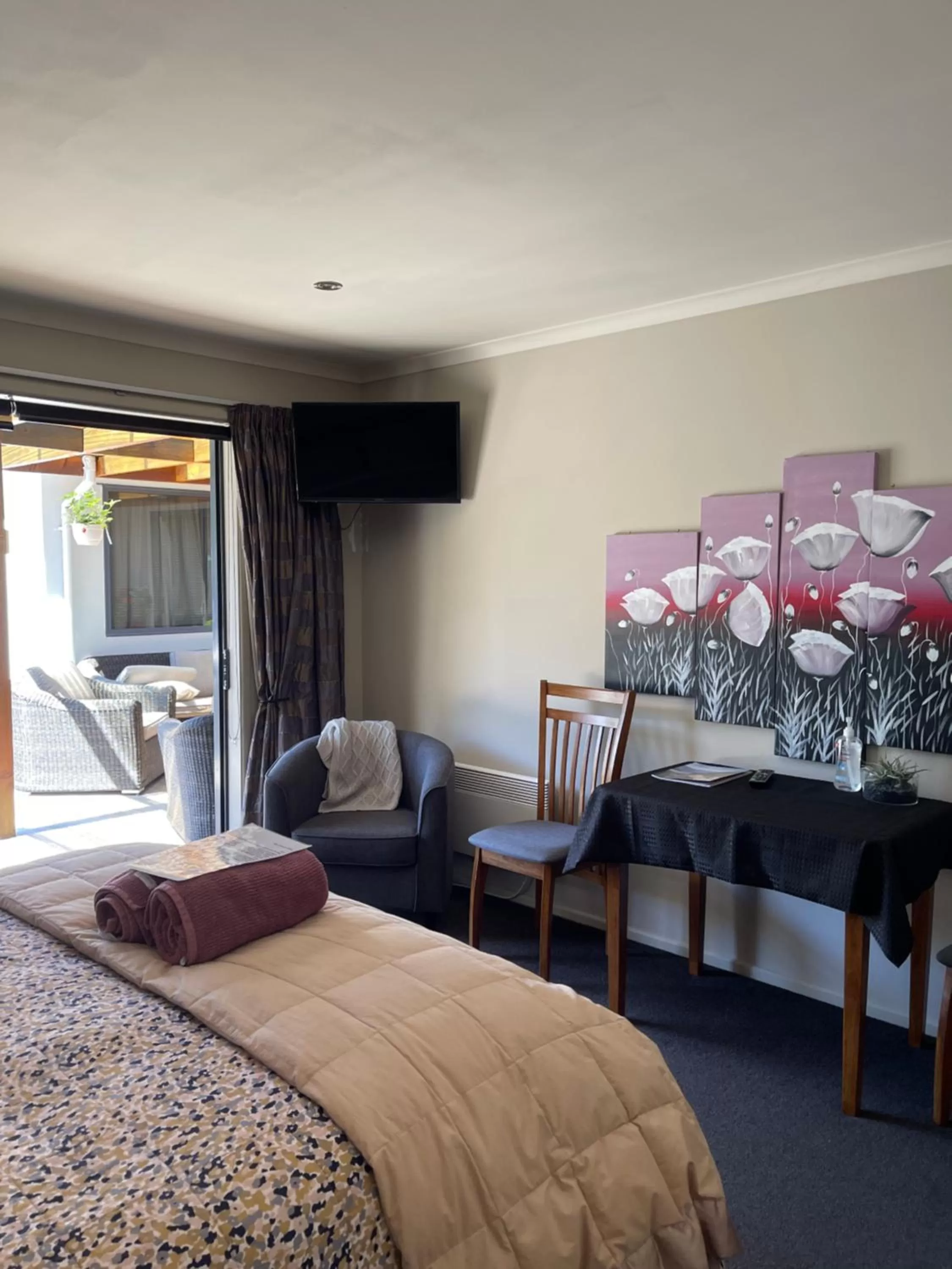 Bed in Cromwell Getaway